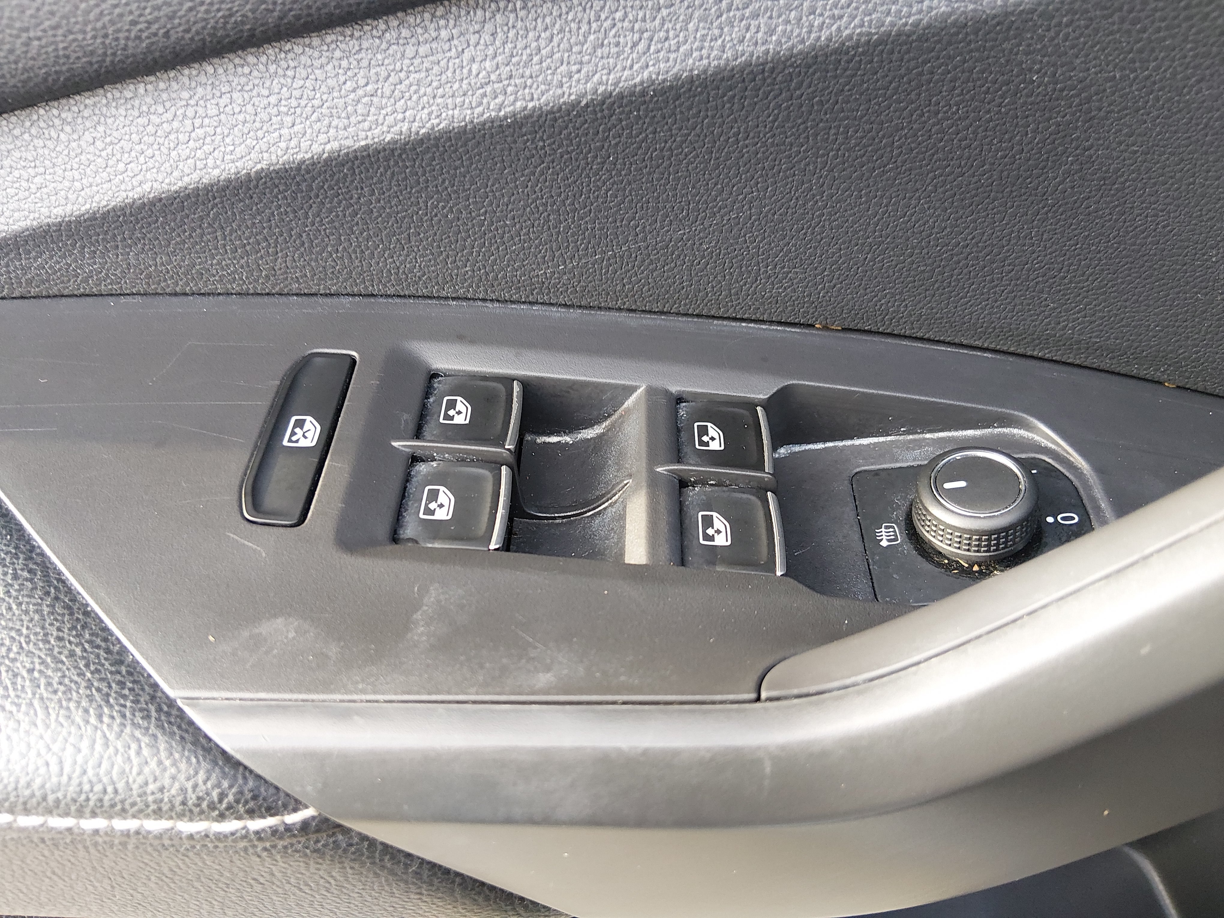 2024 Volkswagen Jetta SE - Photo 18