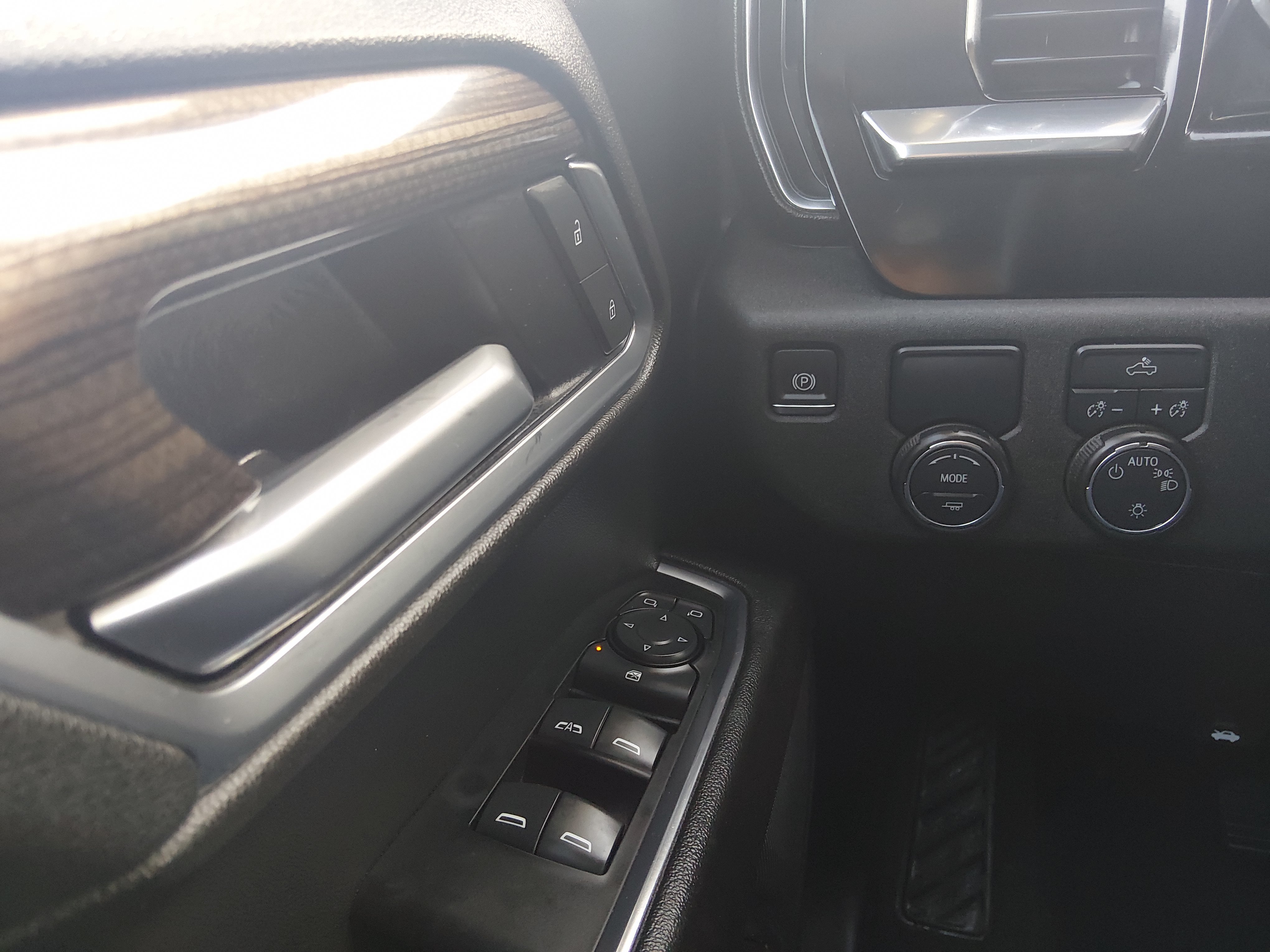 2025 Chevrolet Silverado 1500 LT - Photo 21