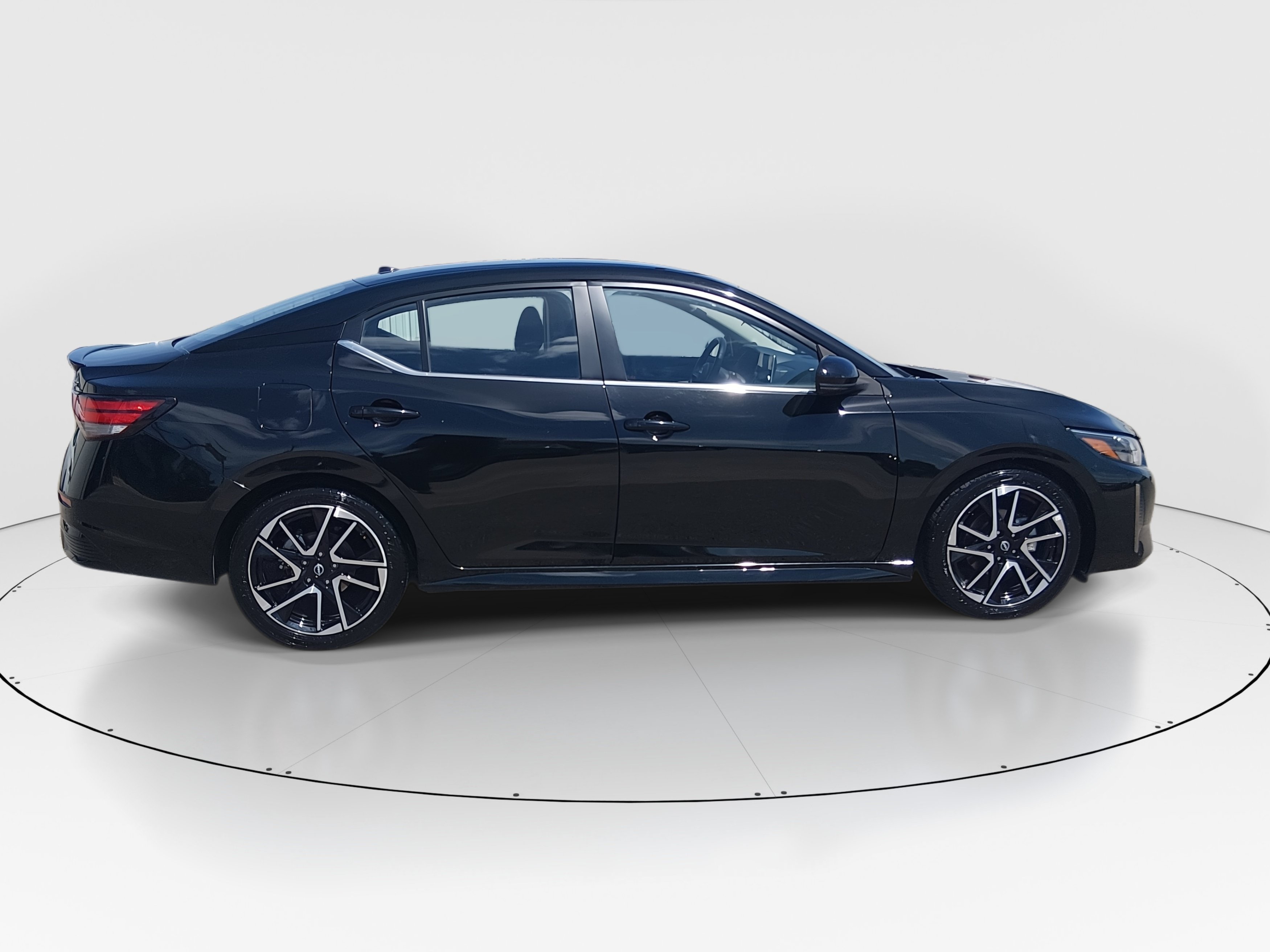 2025 Nissan Sentra SR - Photo 8