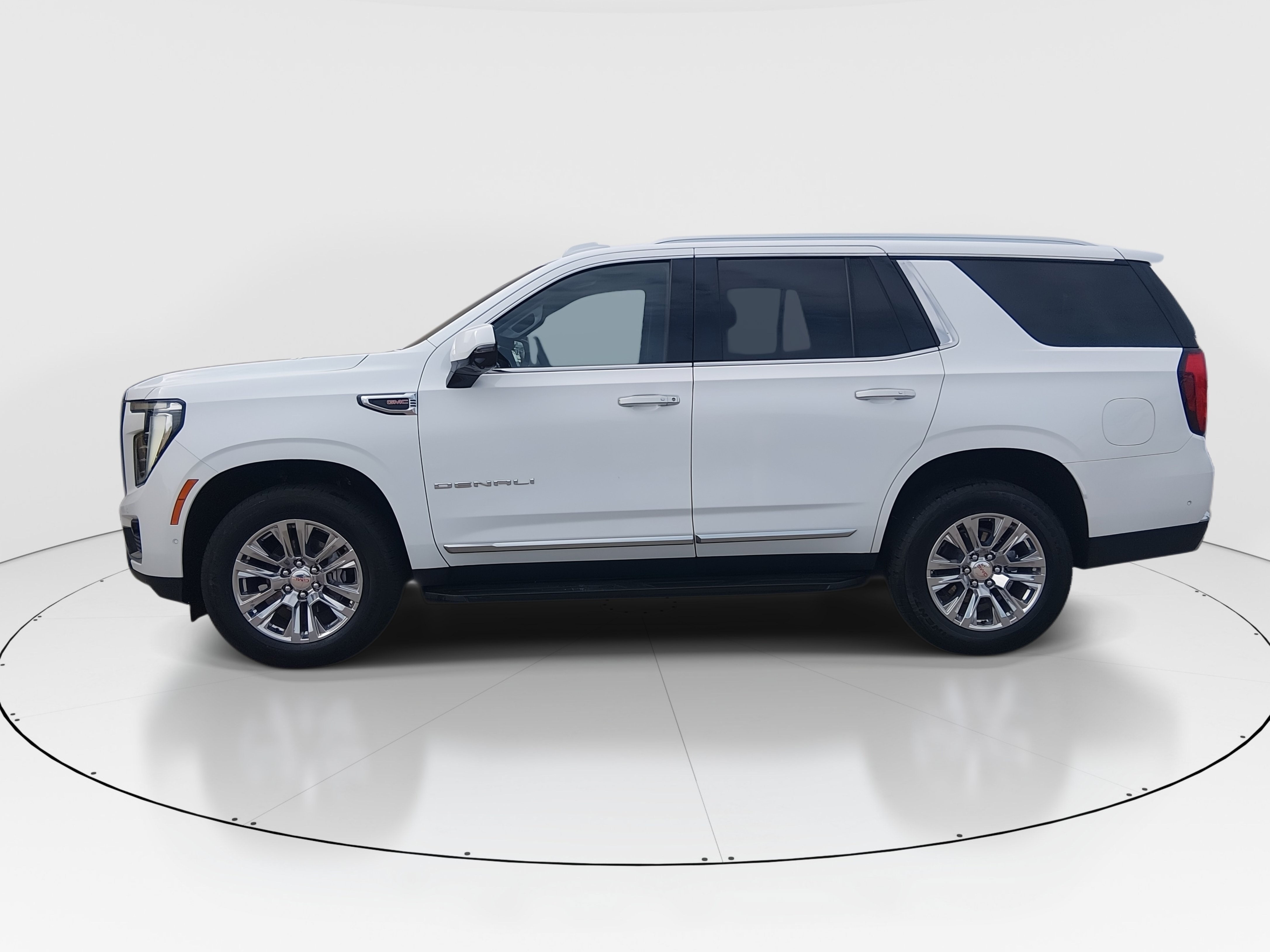2025 GMC Yukon Denali - Photo 4