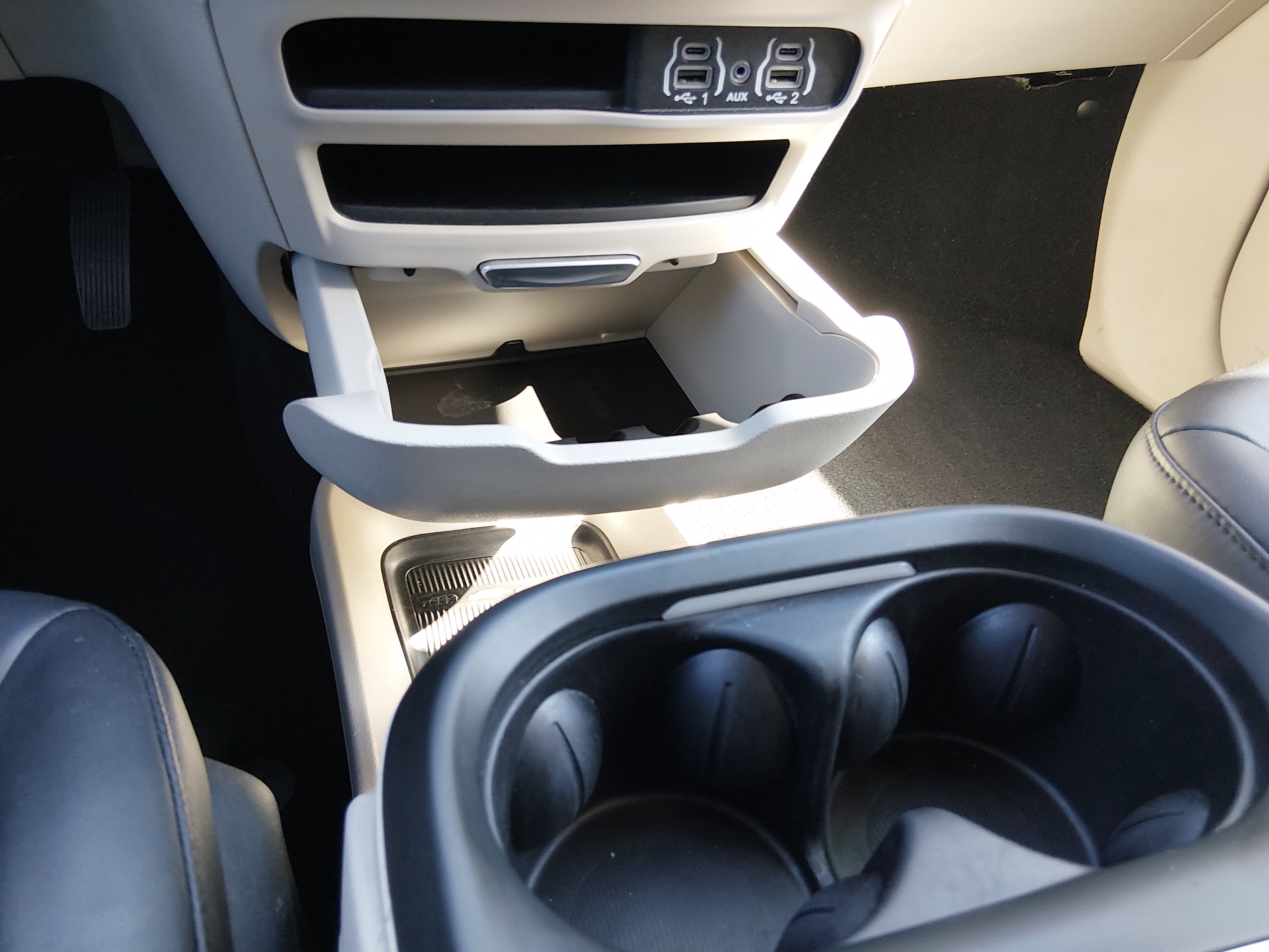 2024 Chrysler Pacifica PHEV Select - Photo 20