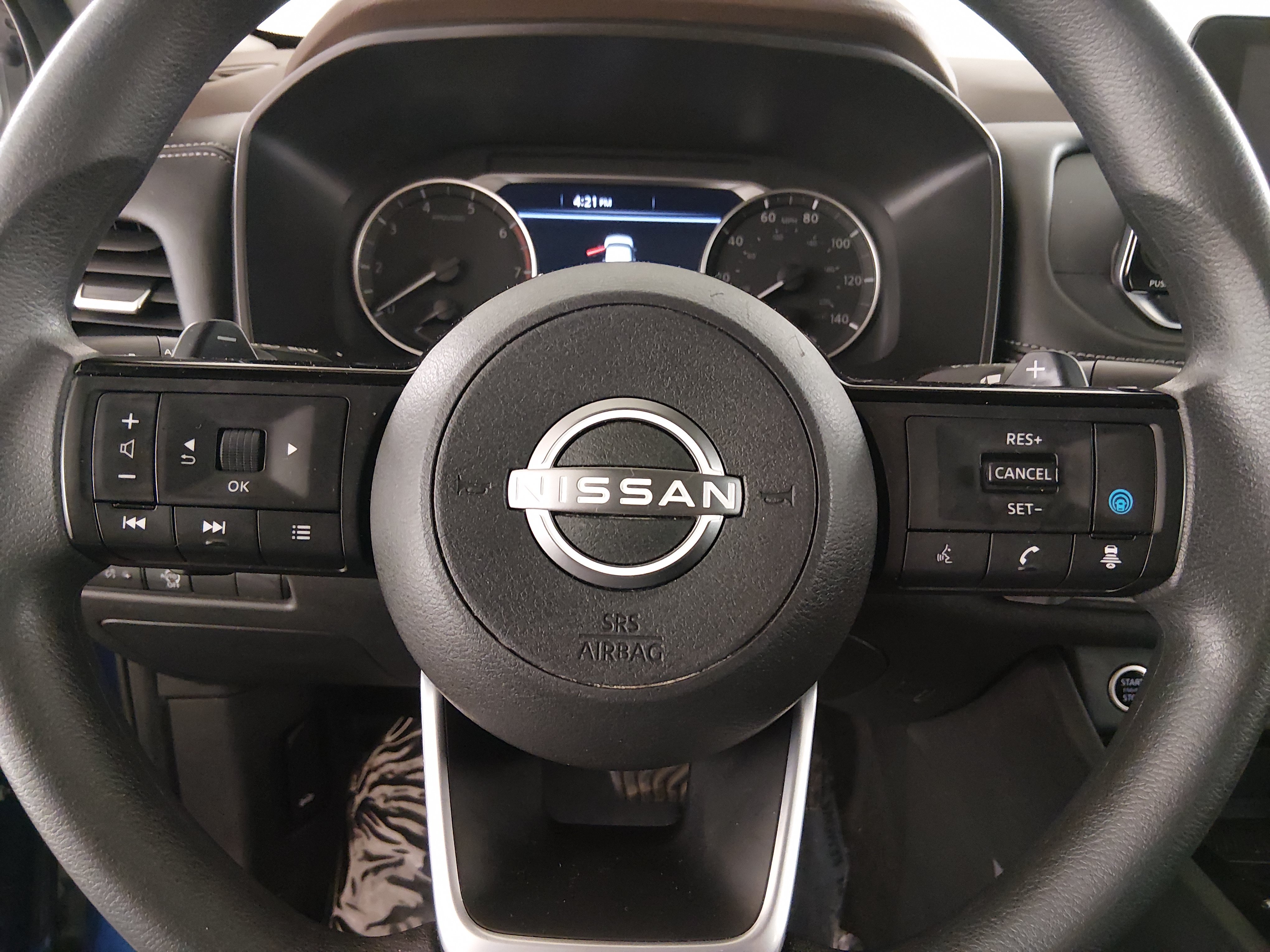 2023 Nissan Rogue SV - Photo 12