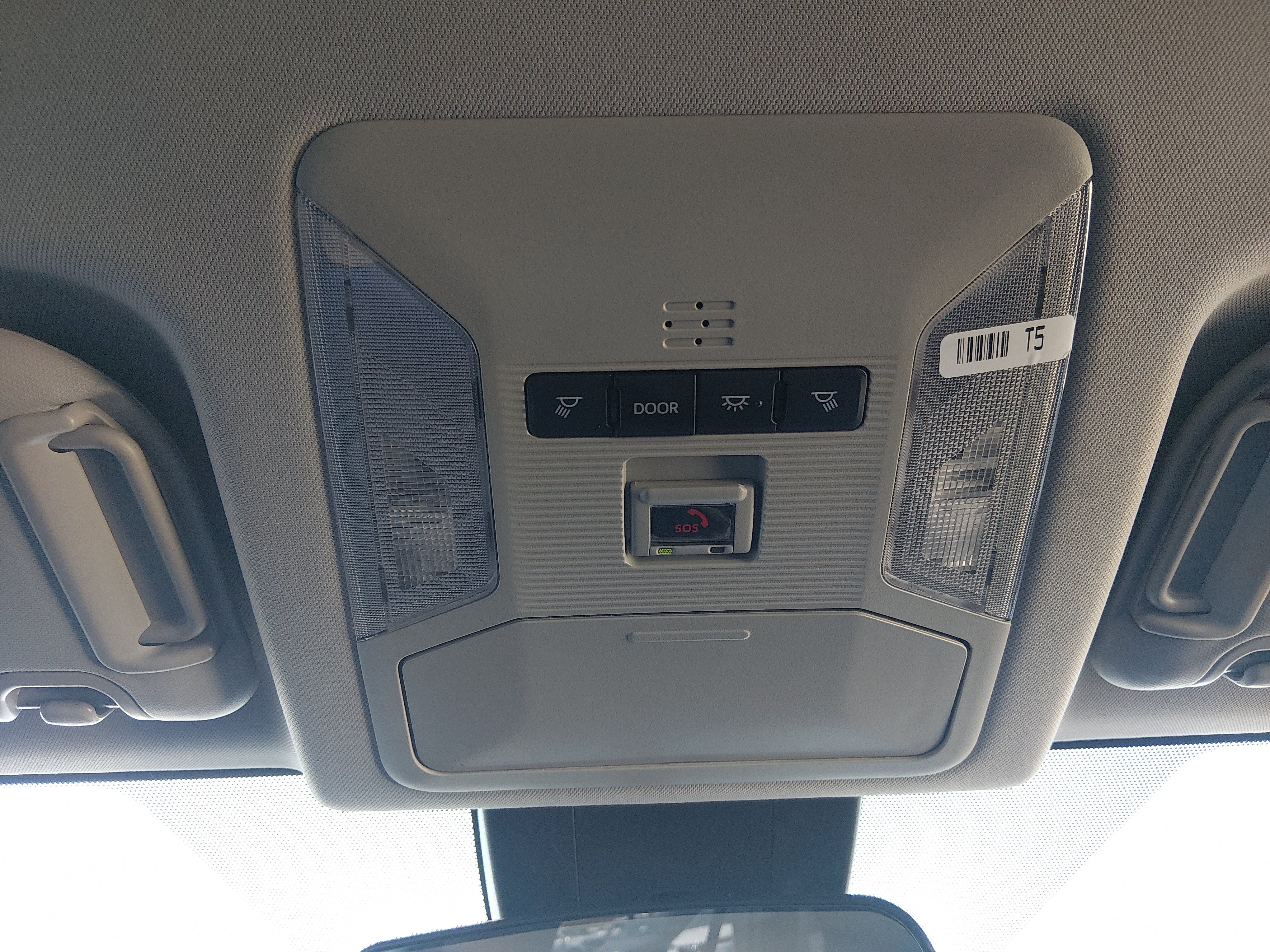 2025 Toyota RAV4 XLE - Photo 21