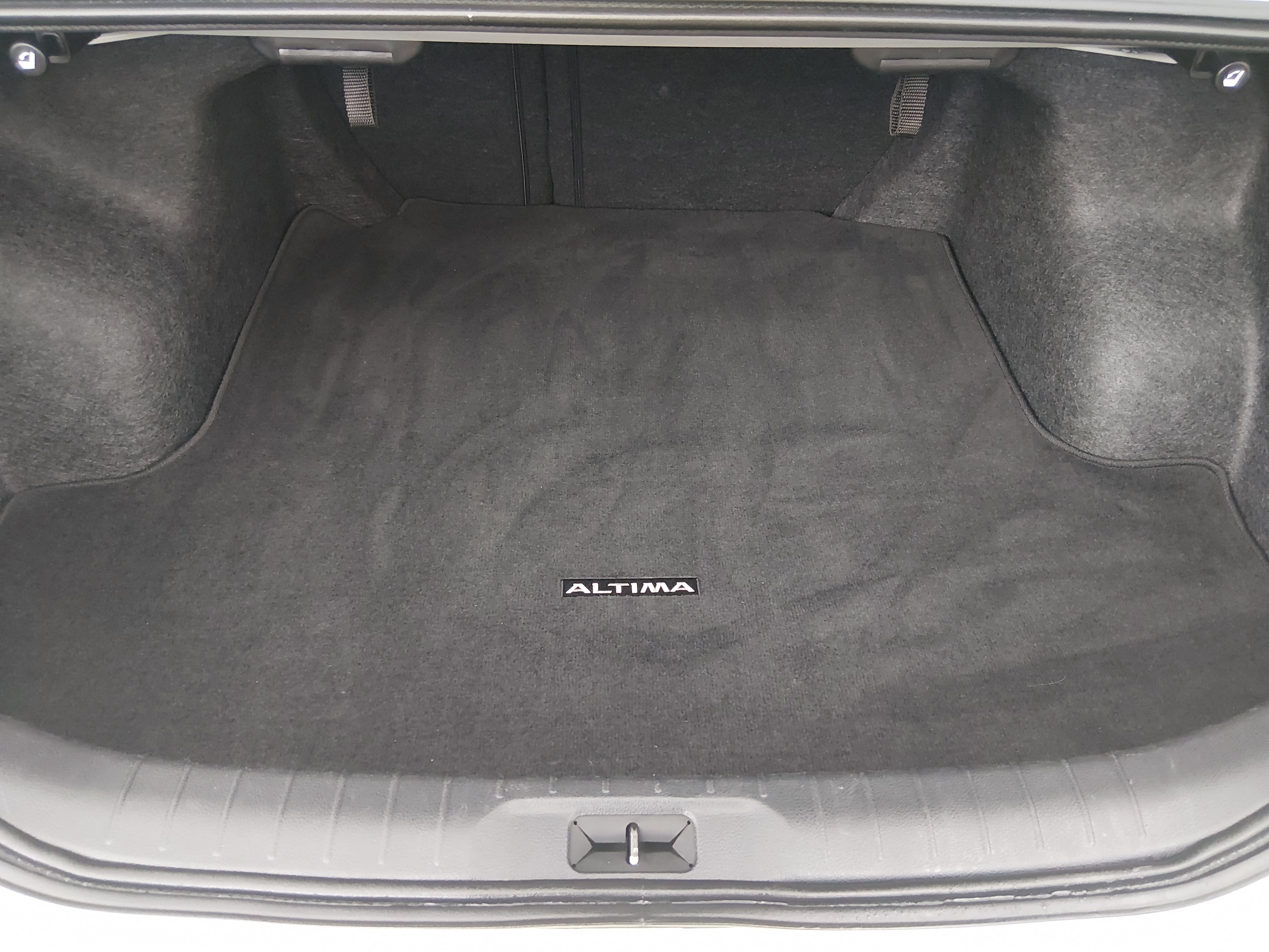 2025 Nissan Altima SV - Photo 11
