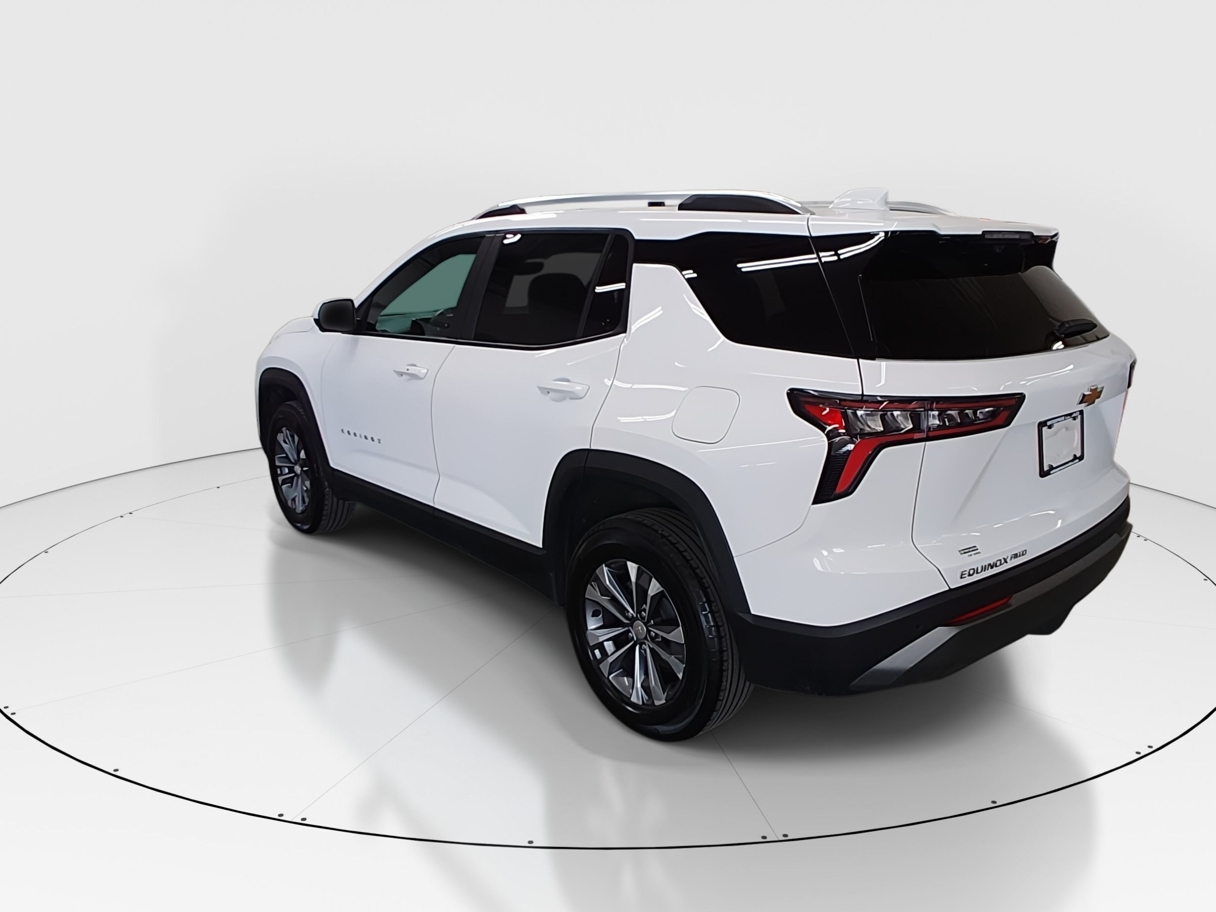 2025 Chevrolet Equinox LT - Photo 5