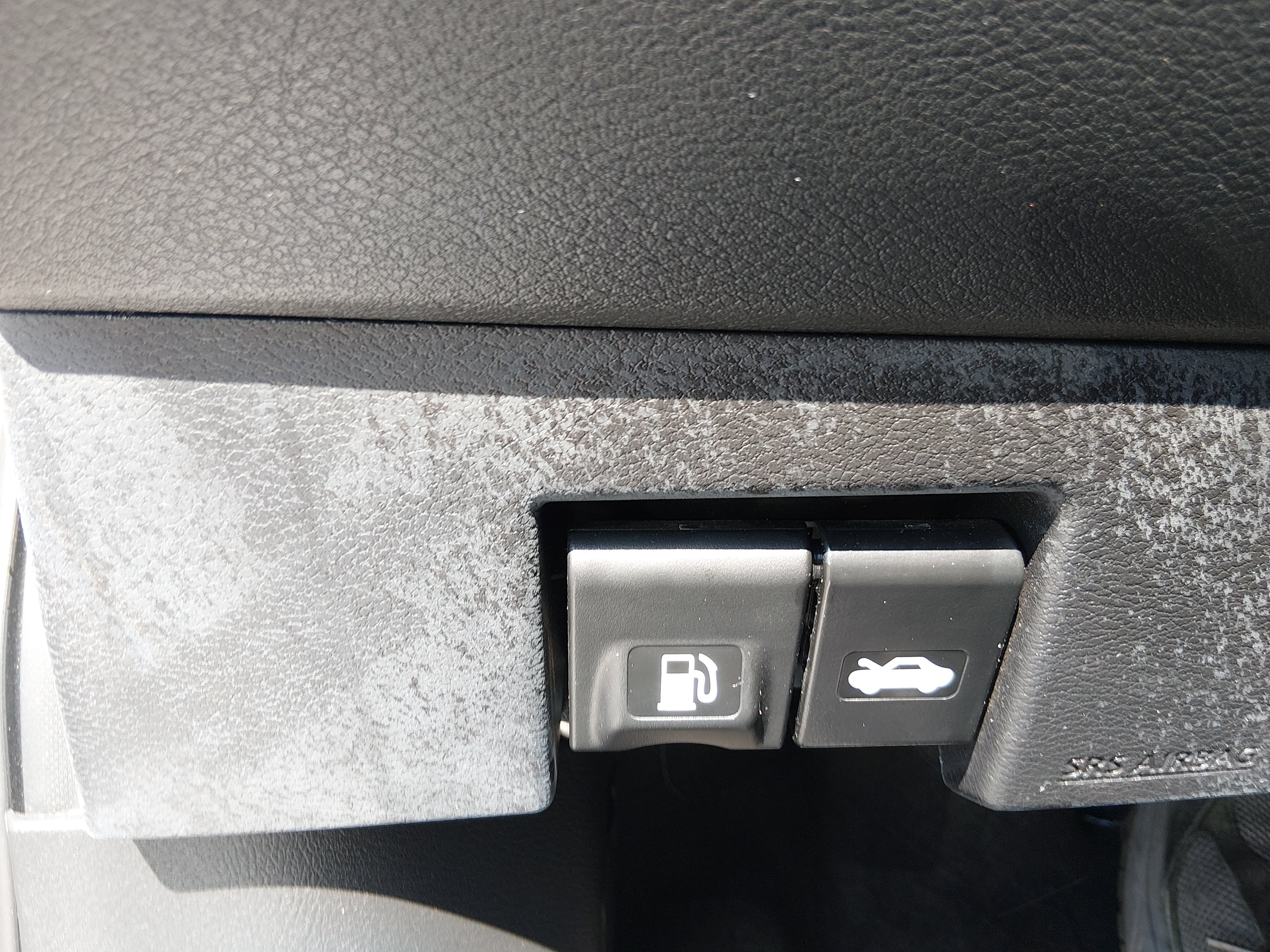 2025 Nissan Versa Sedan SV - Photo 13