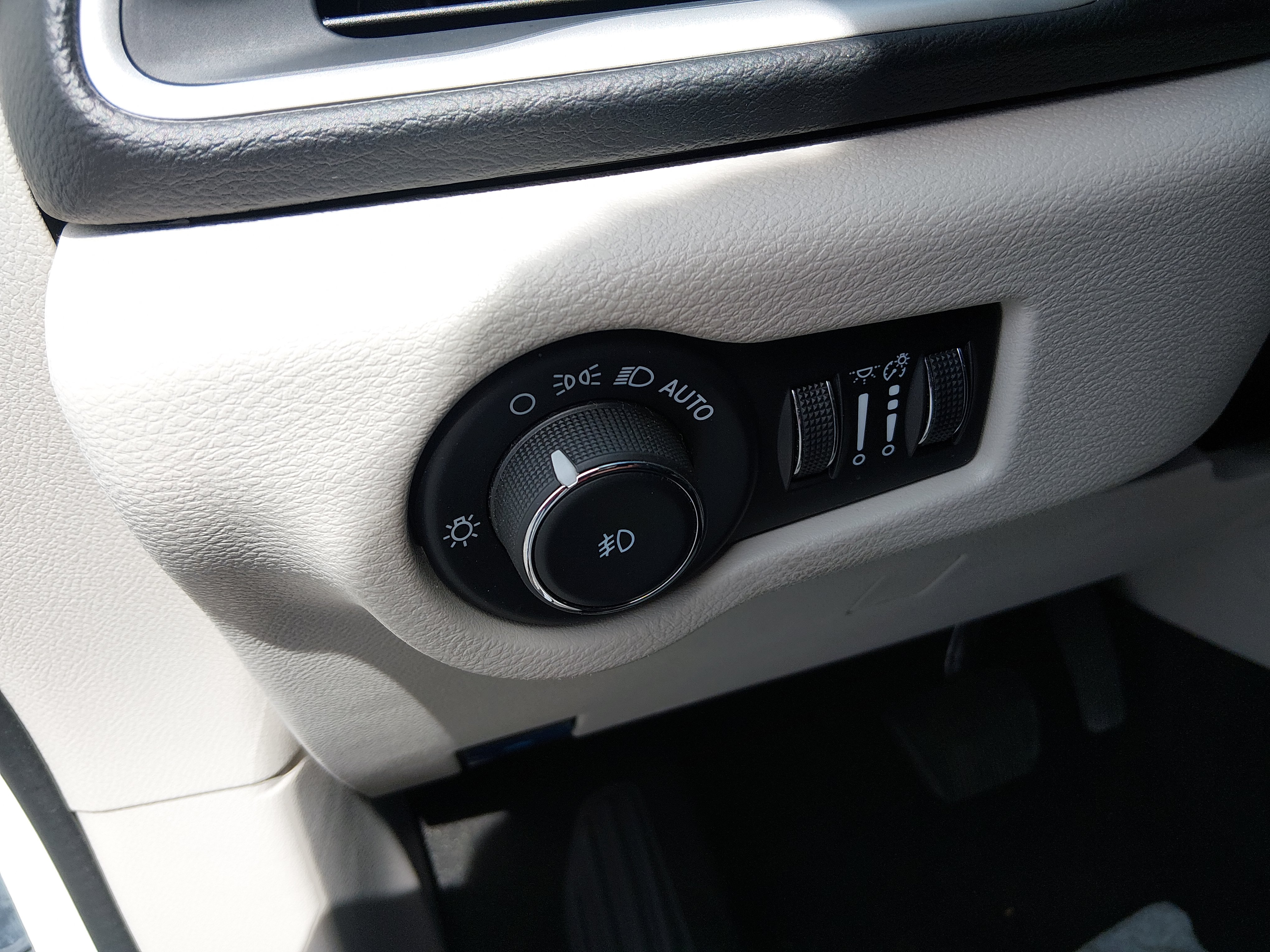 2024 Chrysler Pacifica Touring L - Photo 14