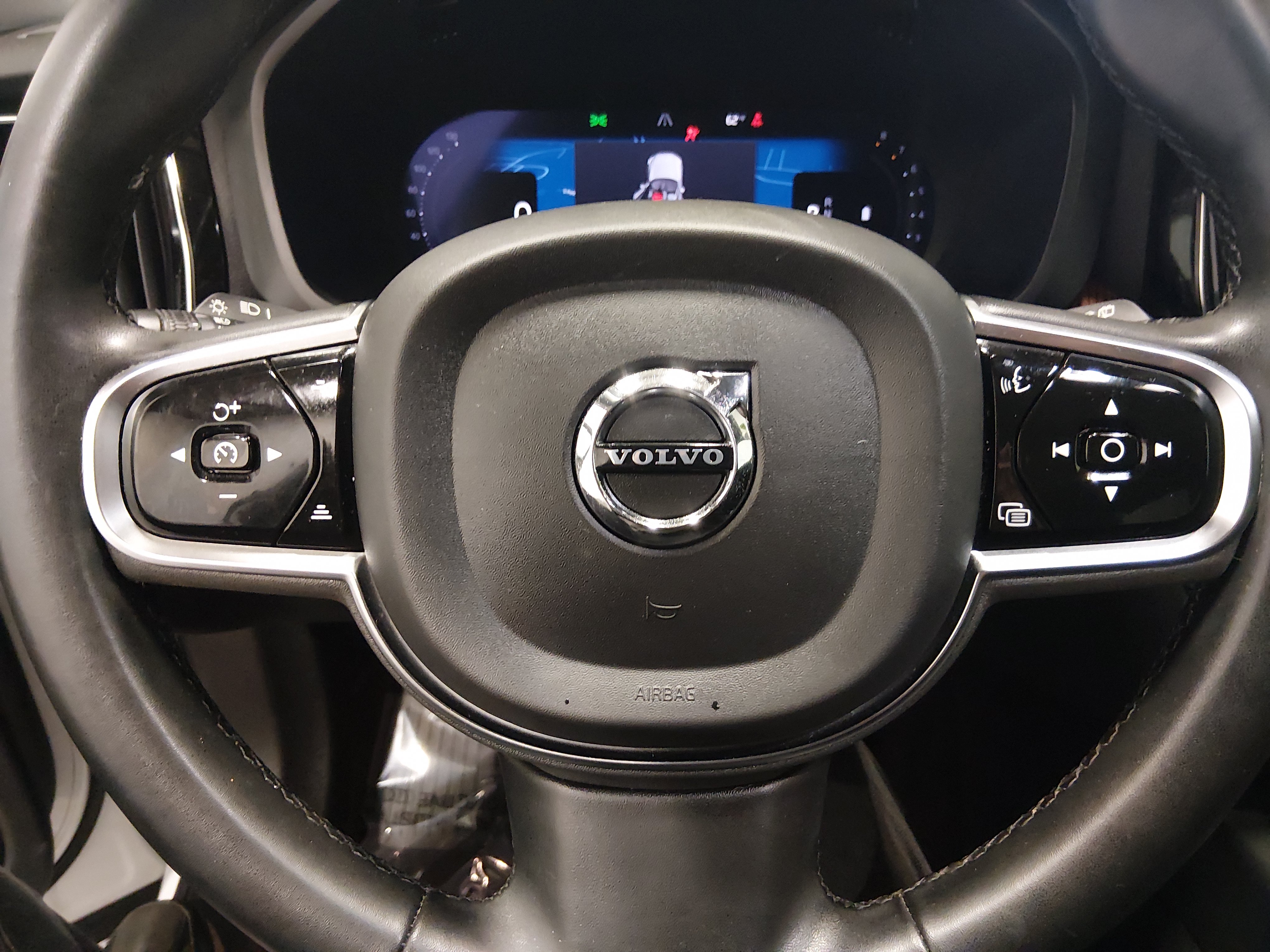 2024 Volvo XC60 Plus - Photo 12