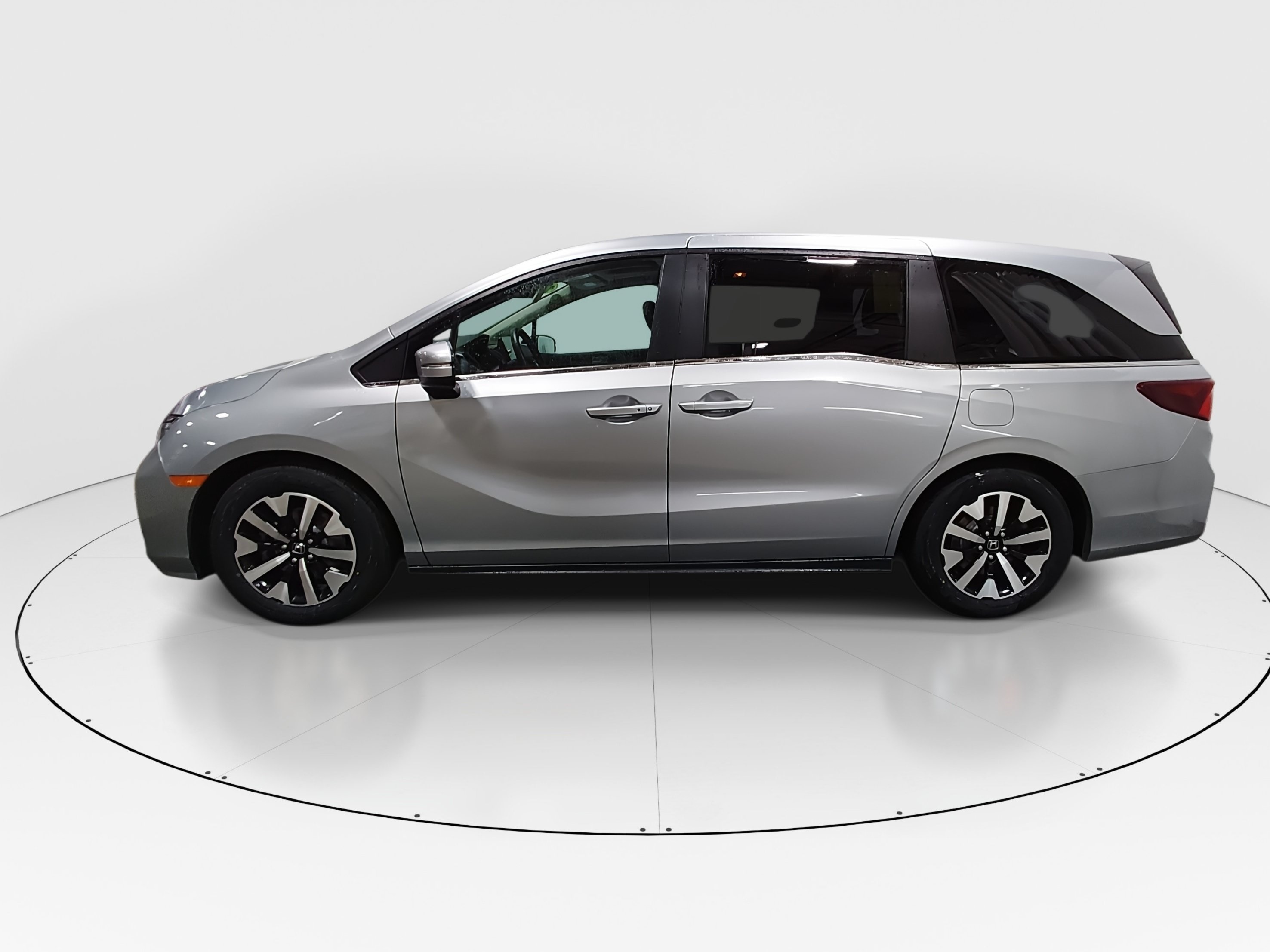 2025 Honda Odyssey EX-L - Photo 4