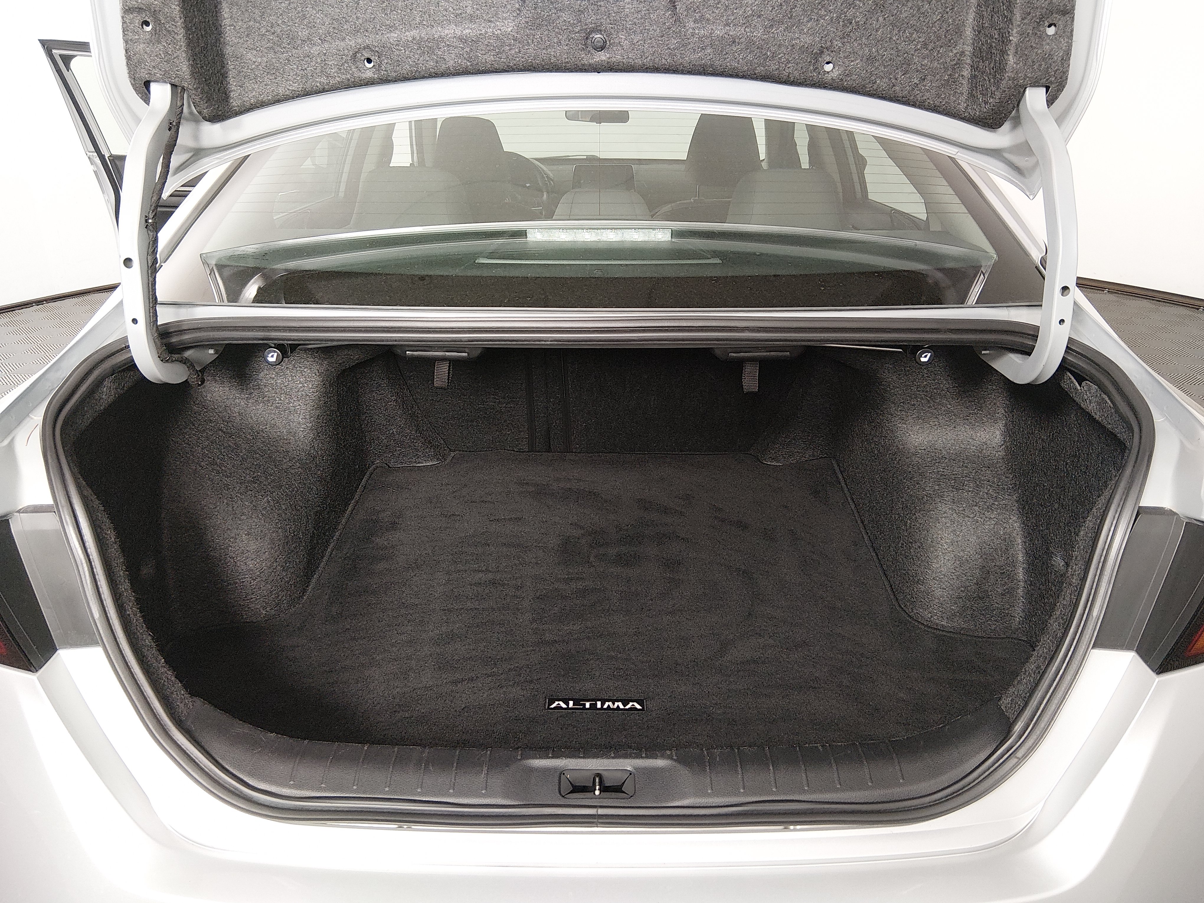 2024 Nissan Altima SV - Photo 11