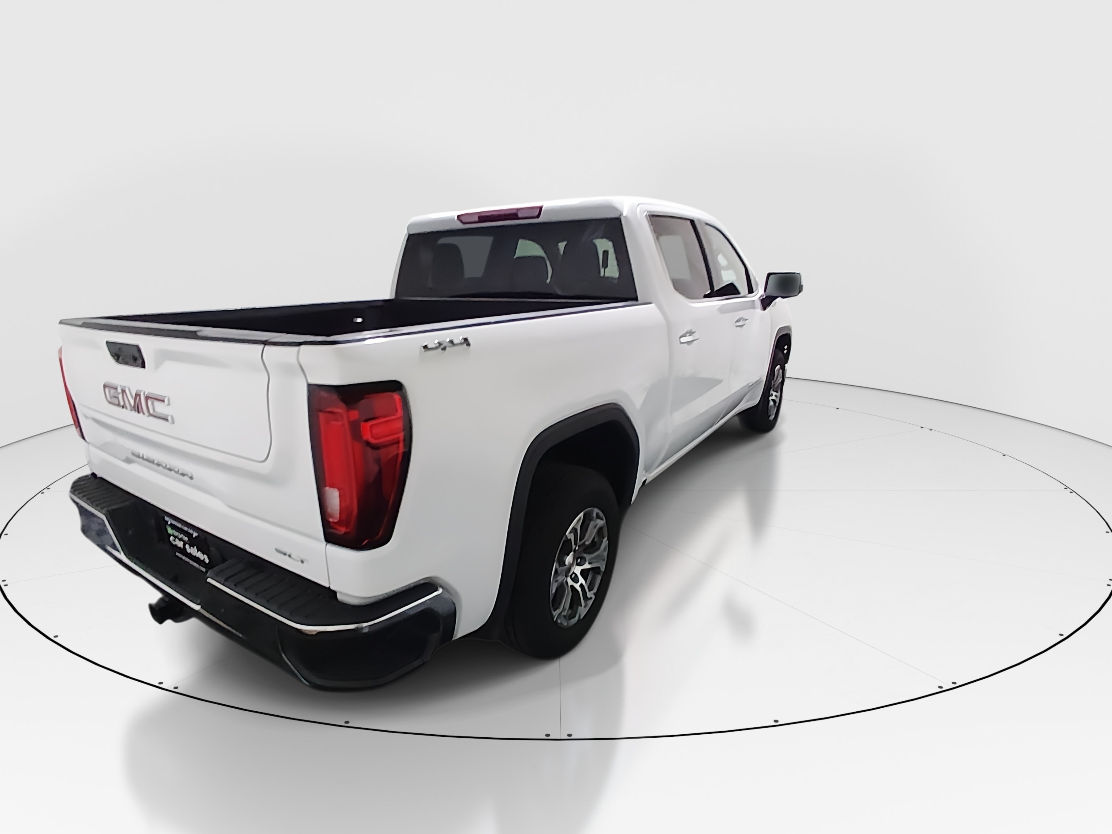 2024 GMC Sierra 1500 SLT - Photo 7