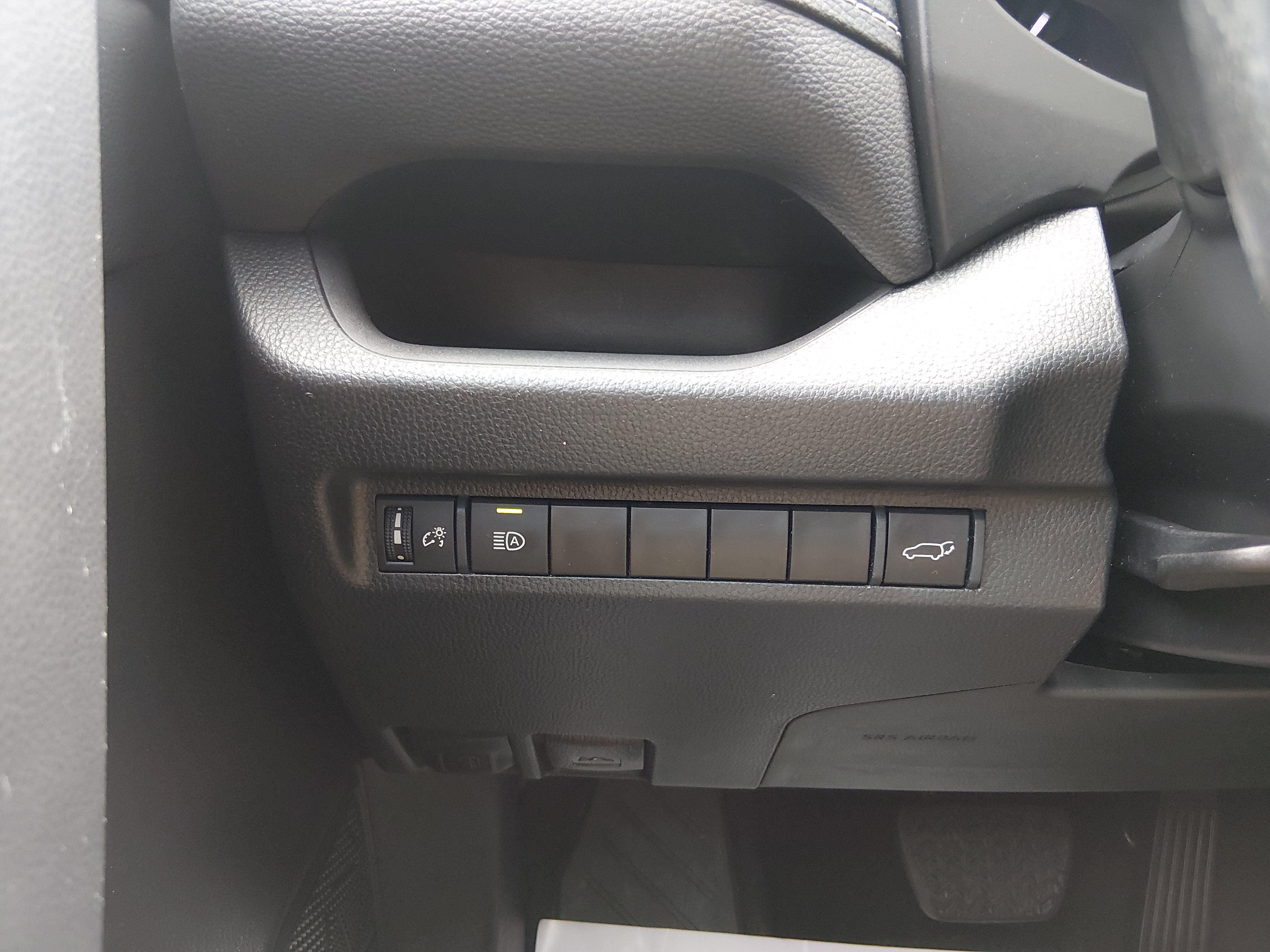 2023 Toyota RAV4 XLE - Photo 13
