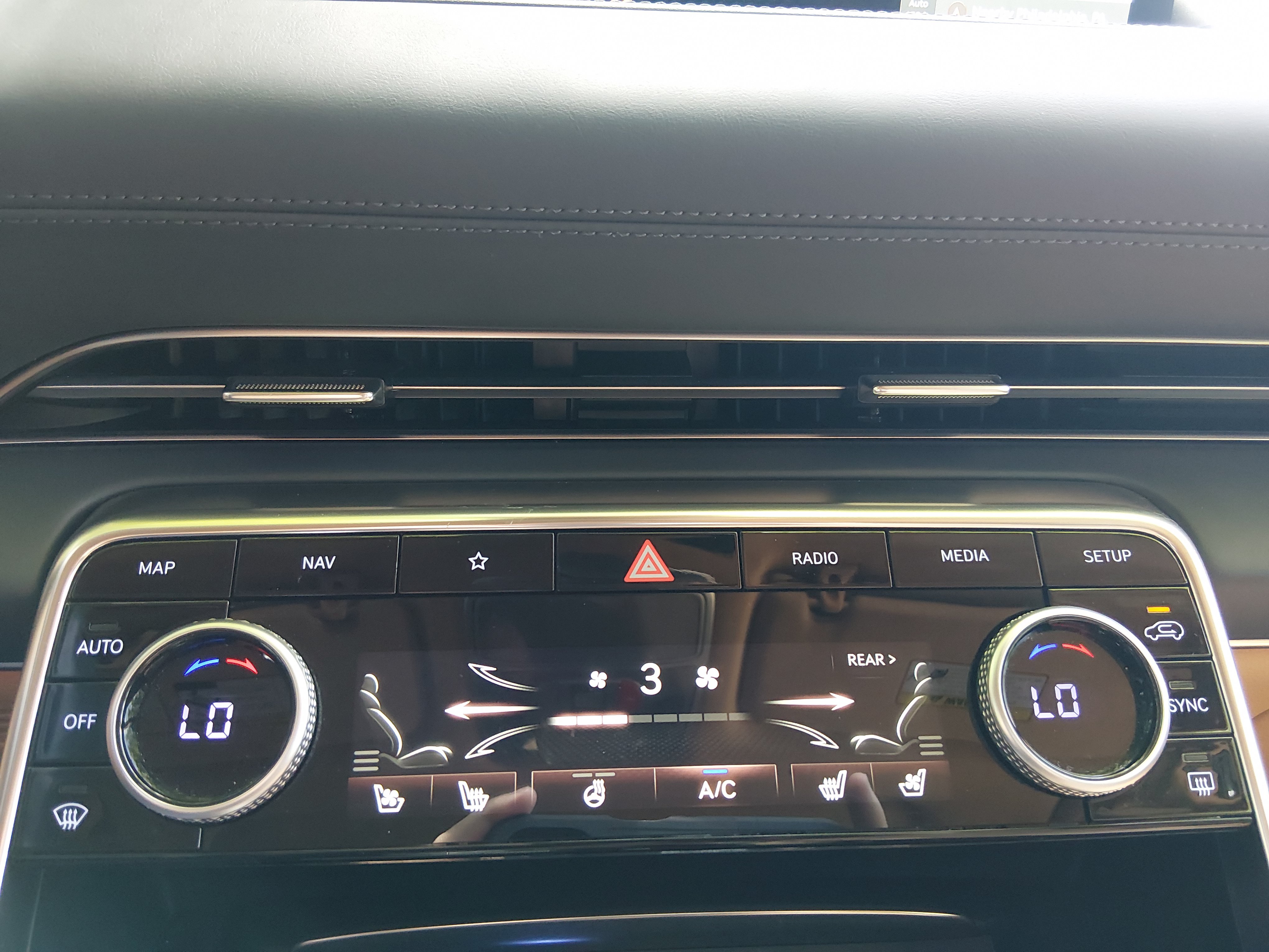 2024 GENESIS GV80 Standard - Photo 13