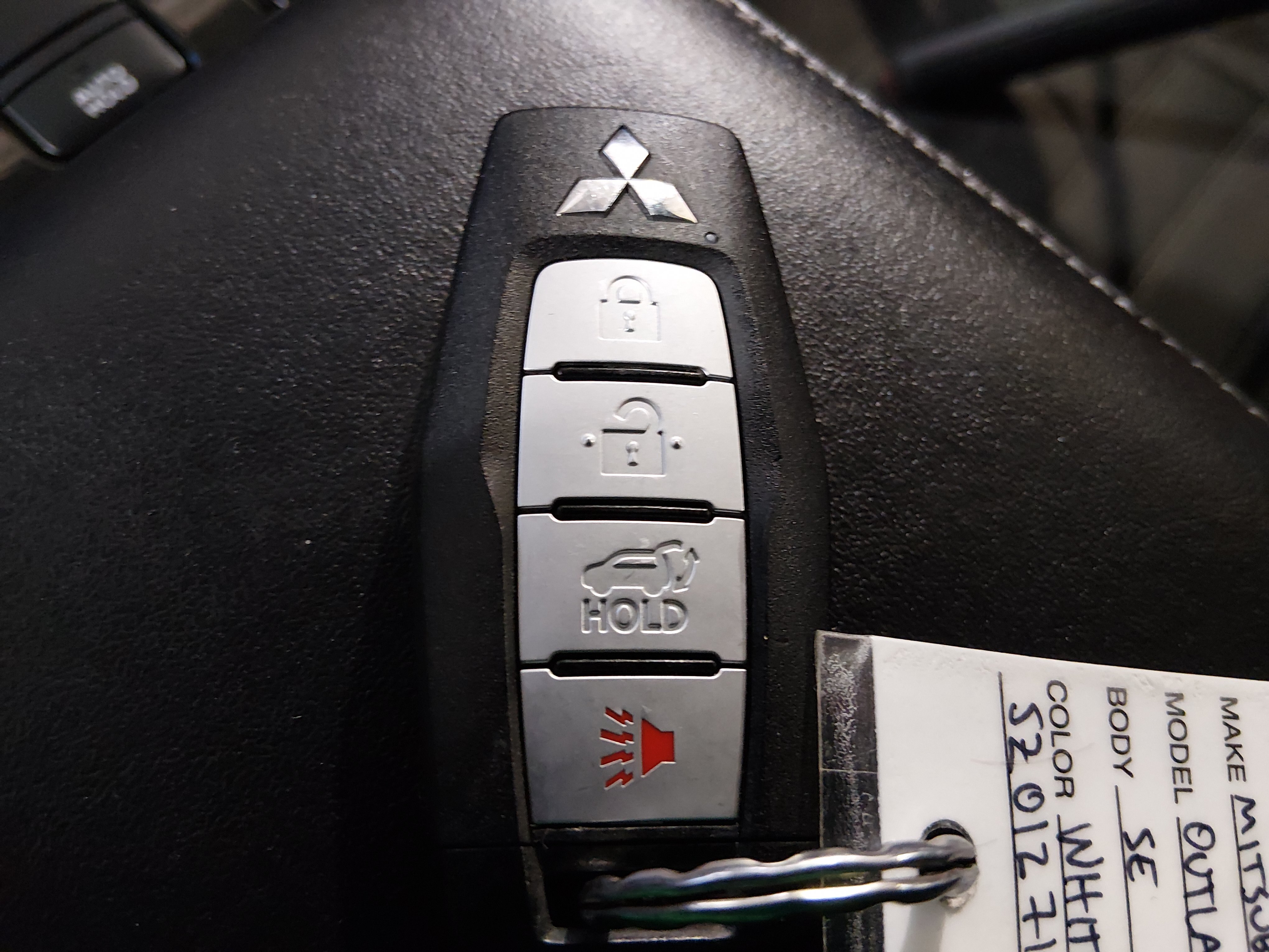 2025 Mitsubishi Outlander SE - Photo 15