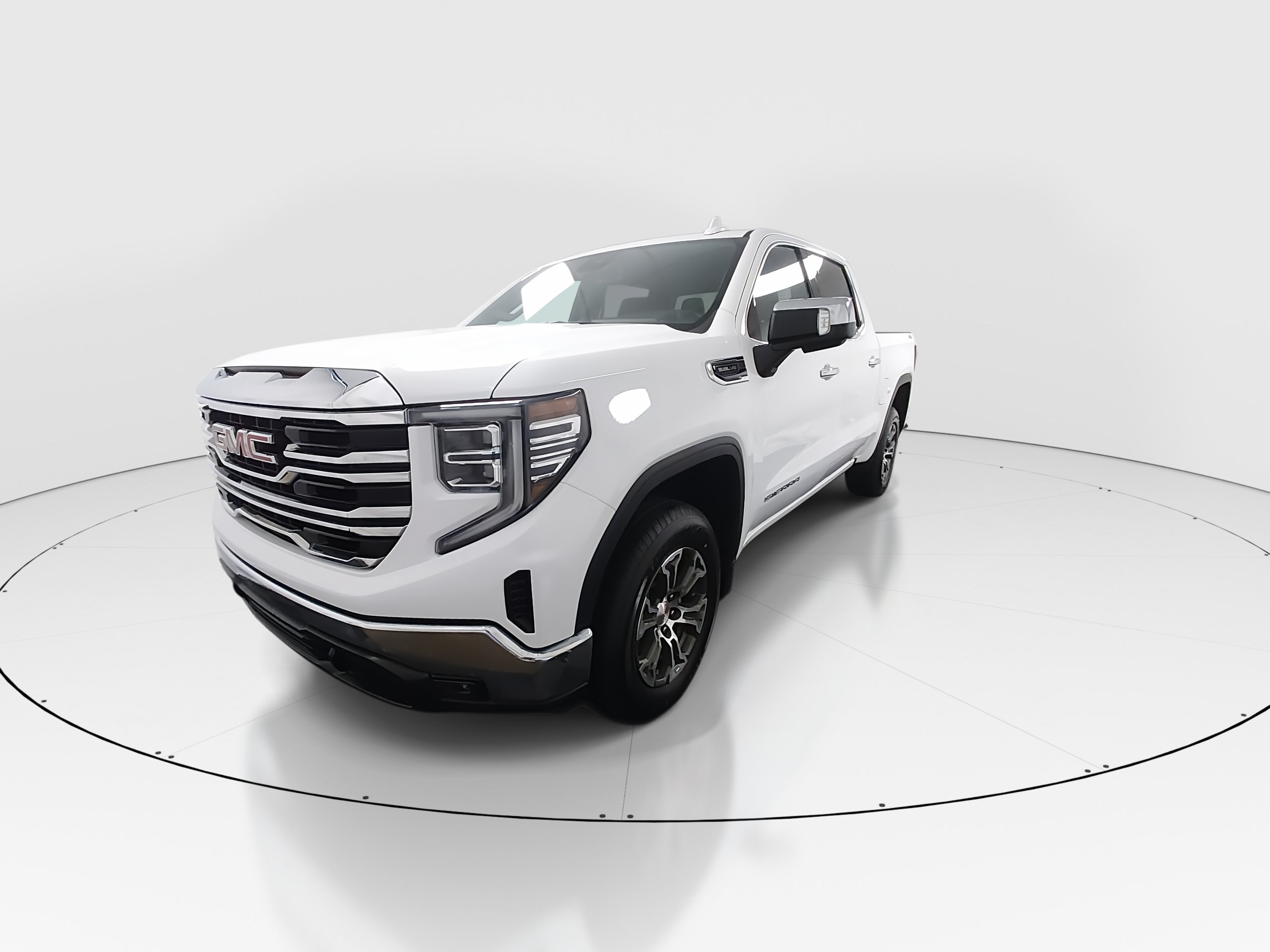 2025 GMC Sierra 1500 SLT - Photo 3