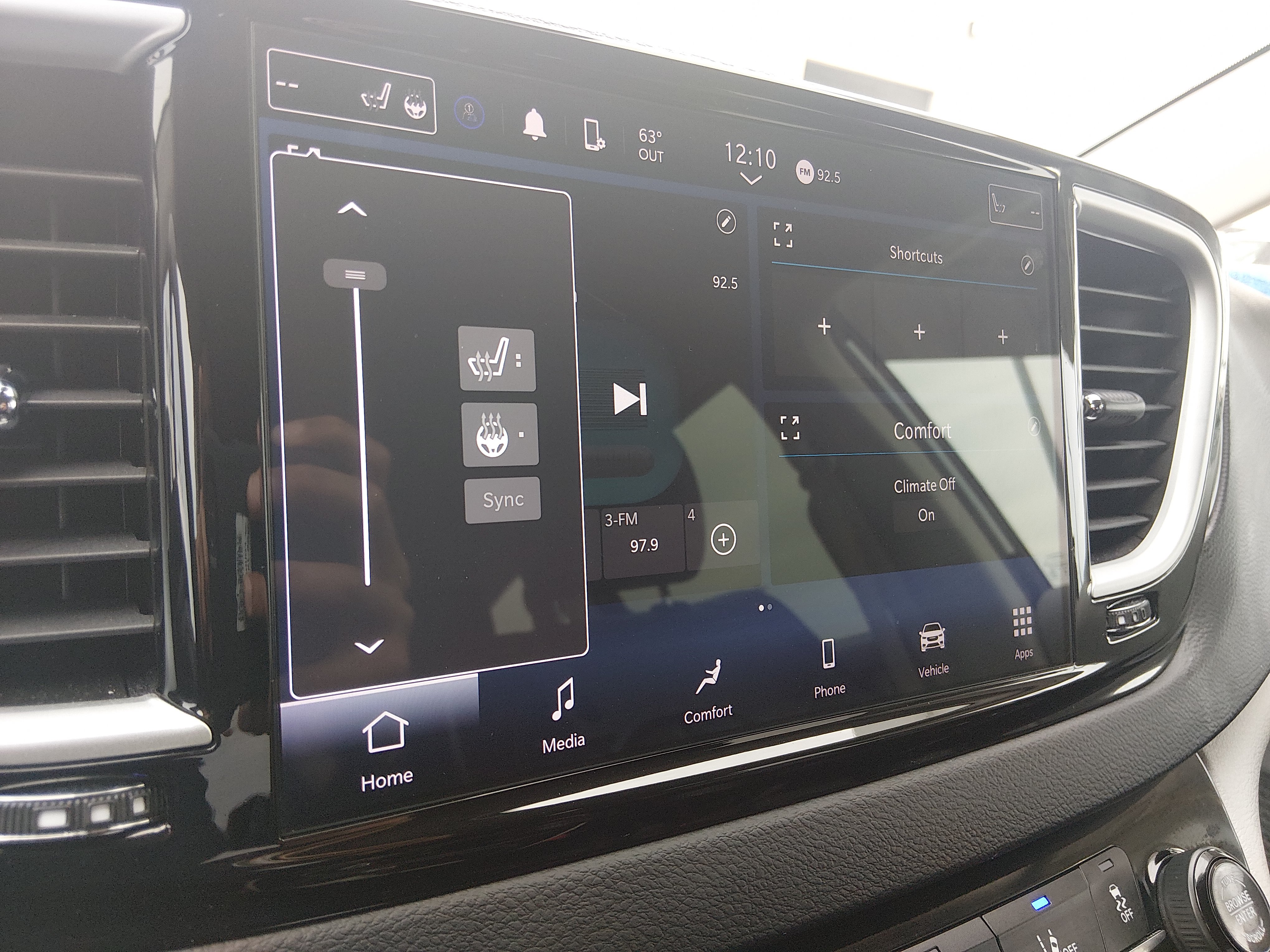 2024 Chrysler Pacifica Touring L - Photo 18
