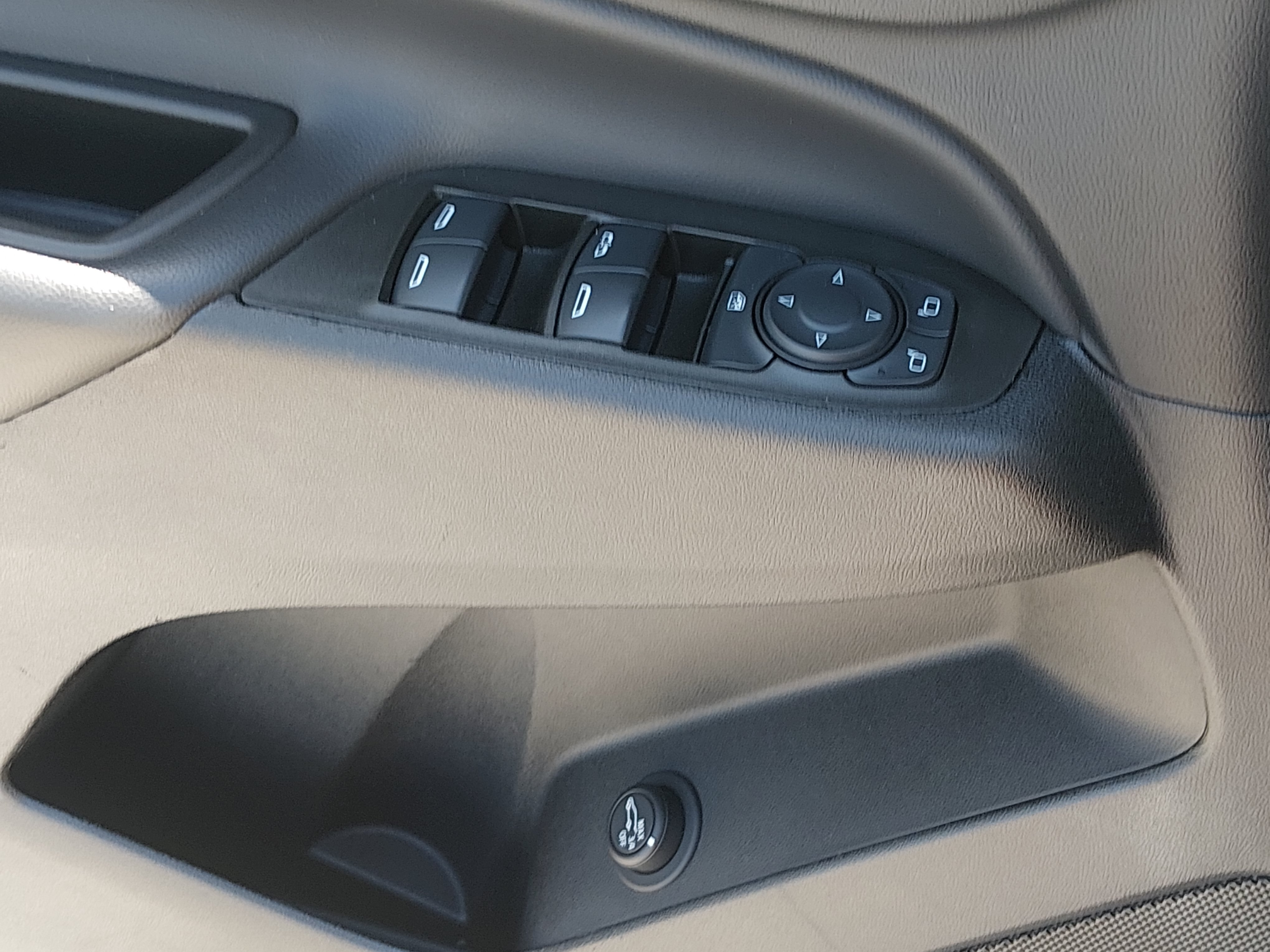 2024 Chevrolet Equinox LT - Photo 18