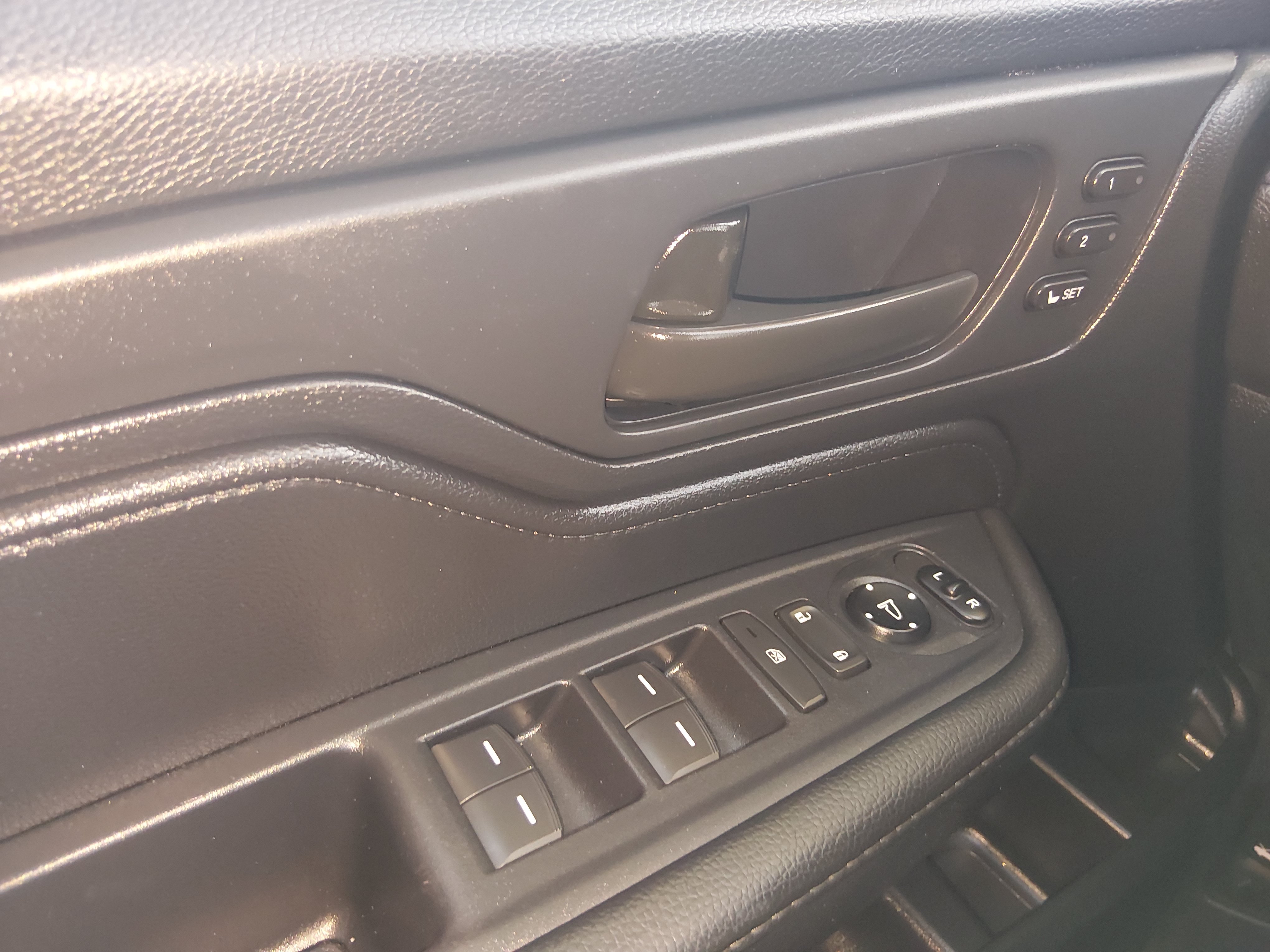2025 Honda Odyssey EX-L - Photo 19