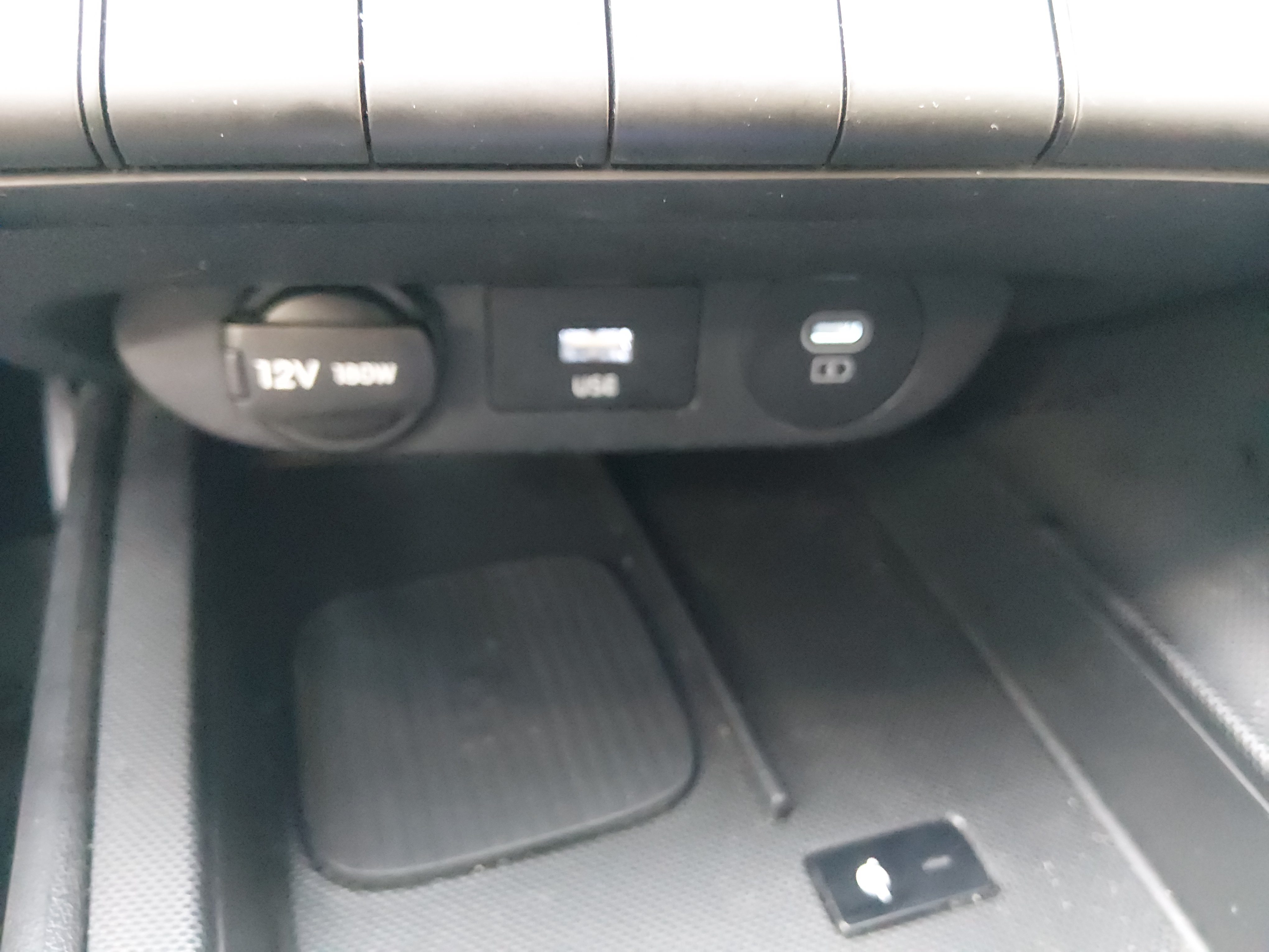 2024 Hyundai Elantra Limited - Photo 18