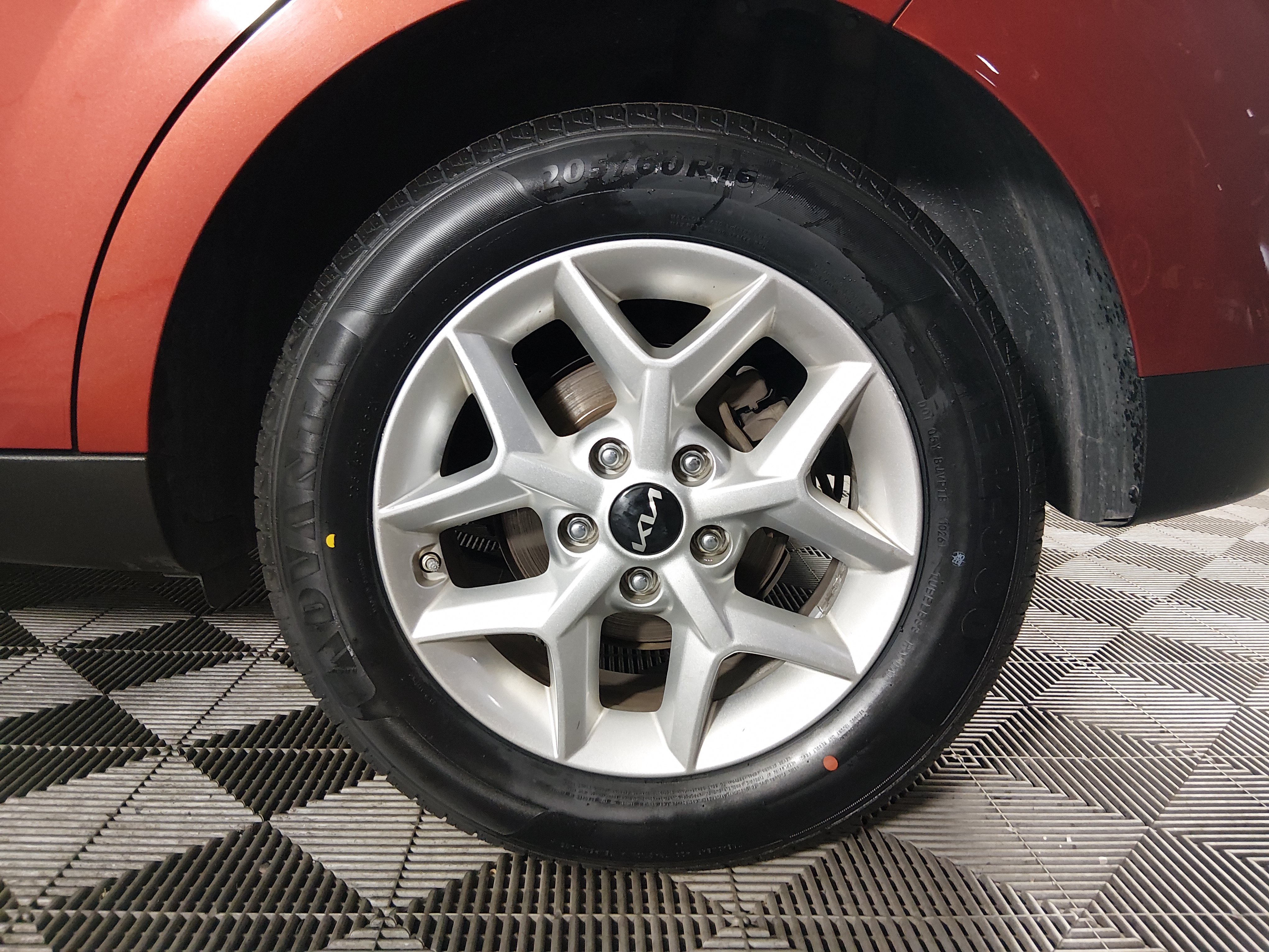 2024 Kia Soul LX - Photo 10