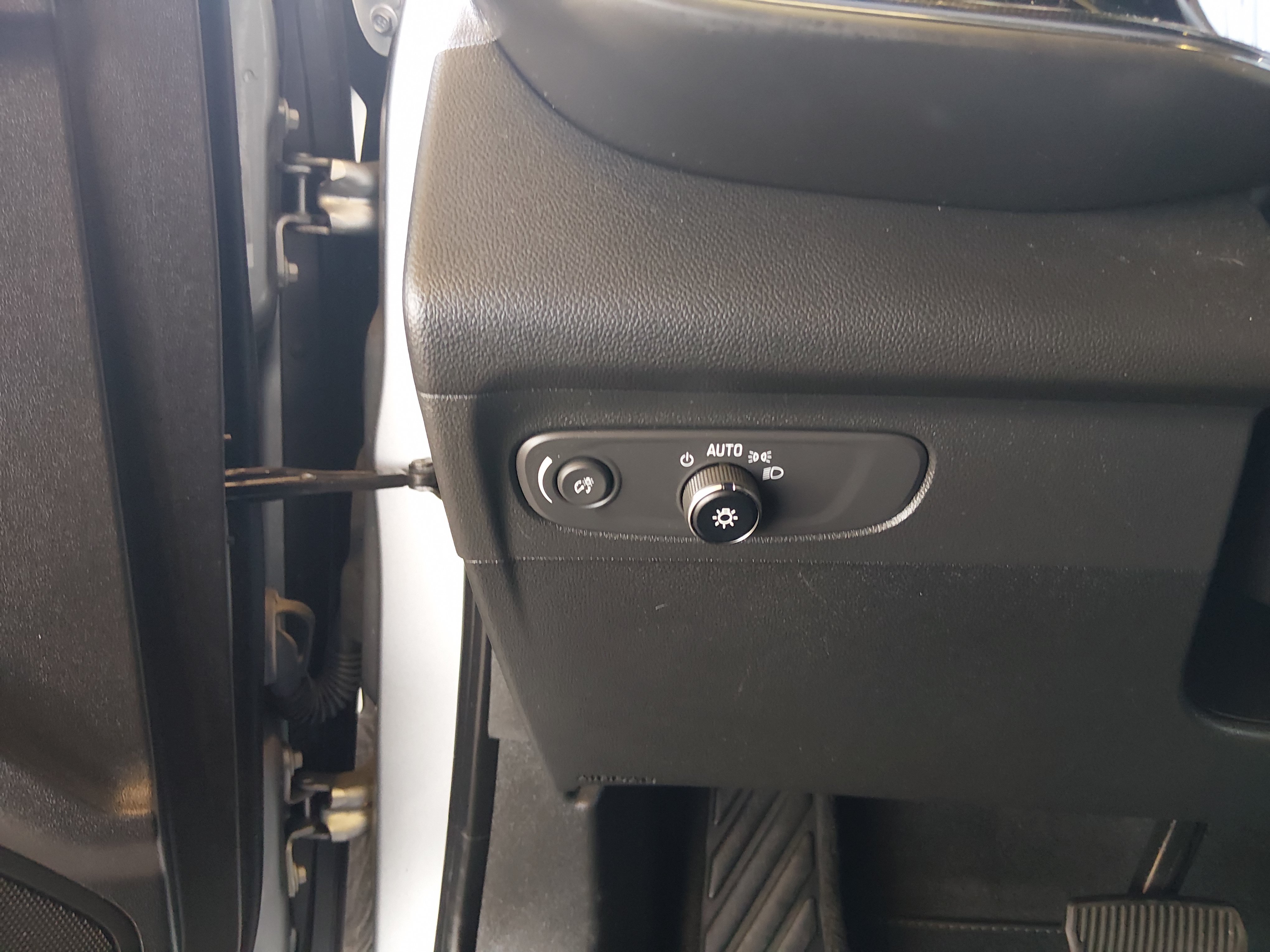2023 Buick Envision Essence - Photo 13