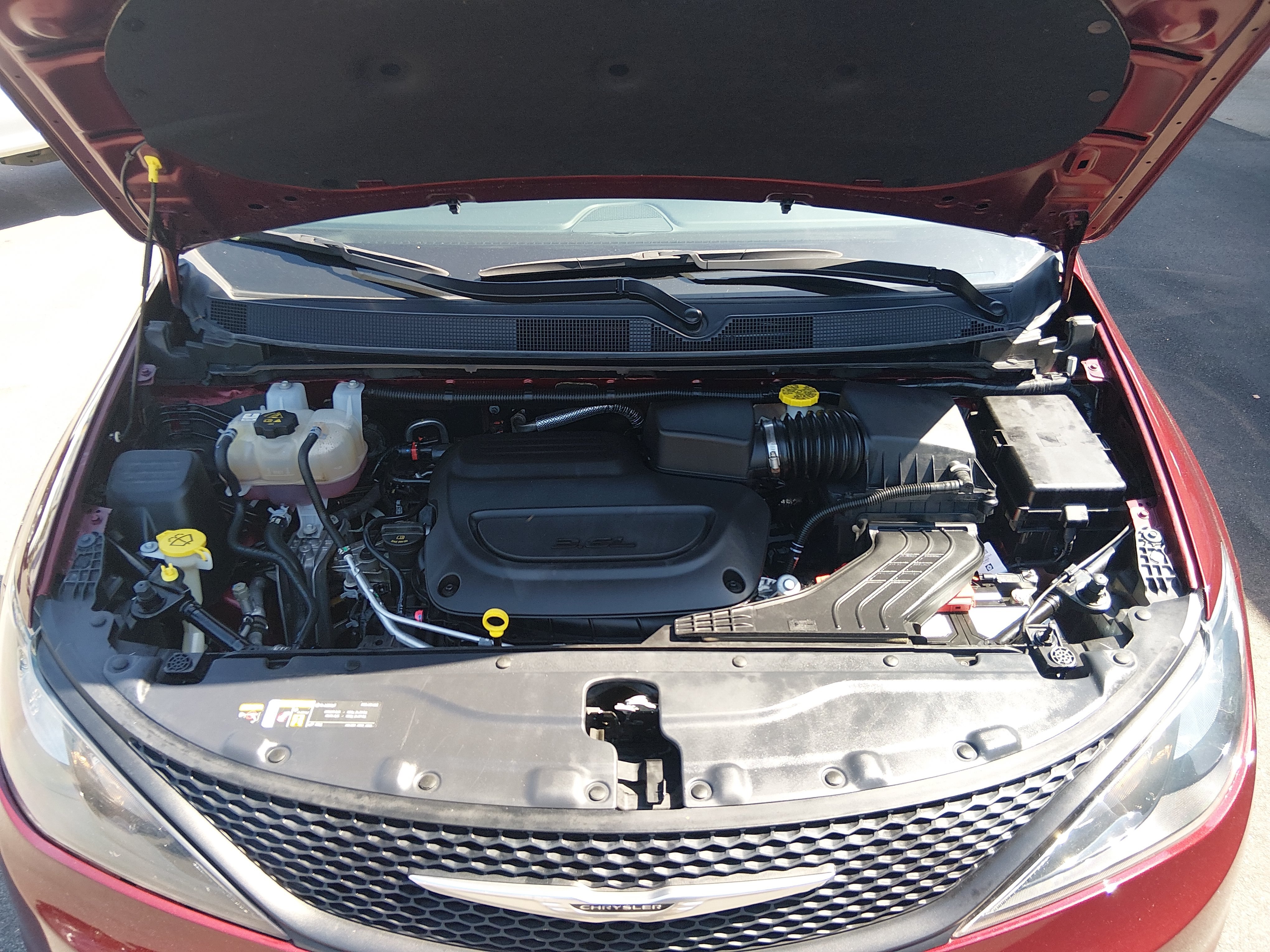 2023 Chrysler Voyager LX - Photo 9