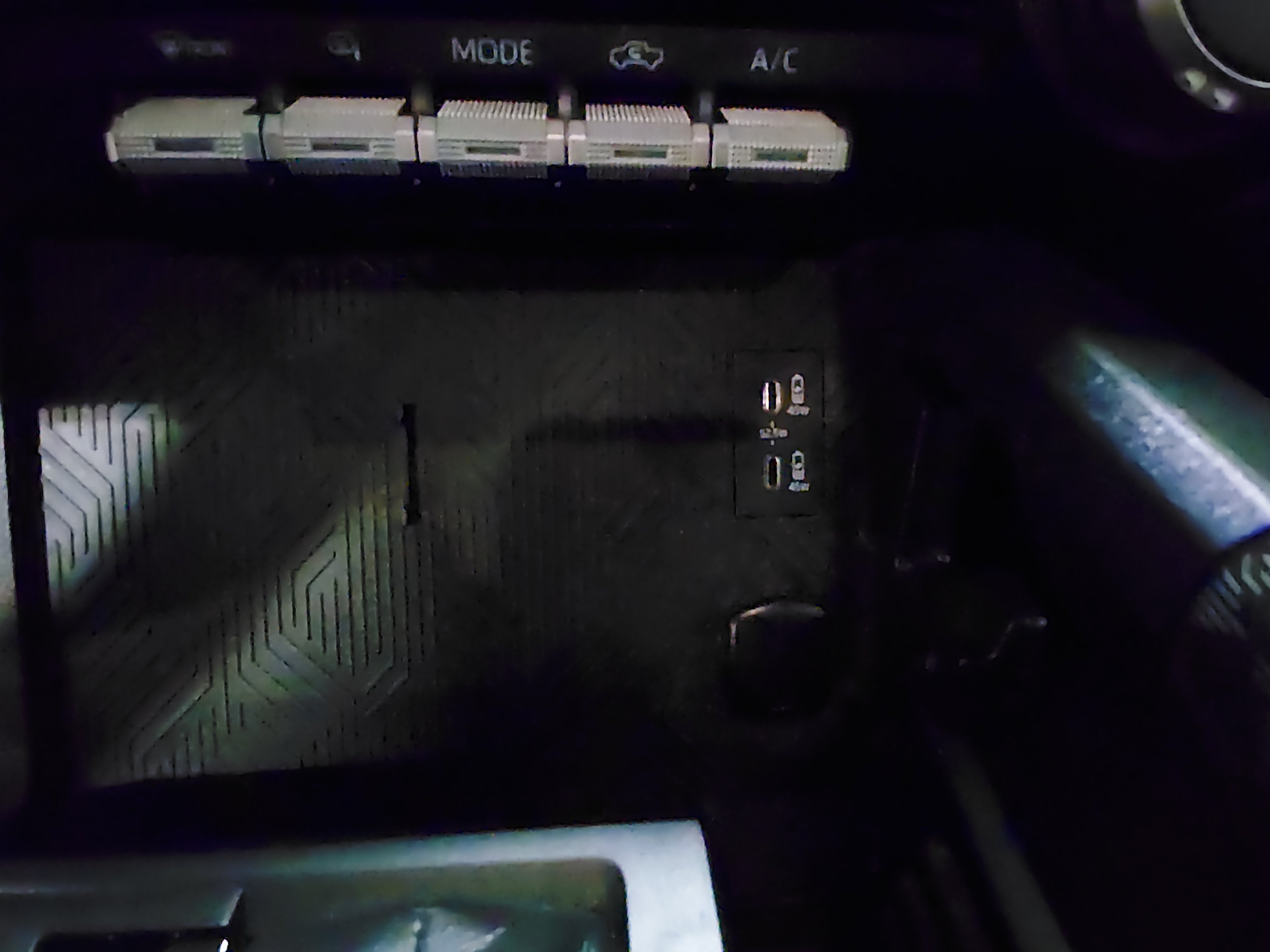 2024 Toyota Tacoma SR - Photo 18