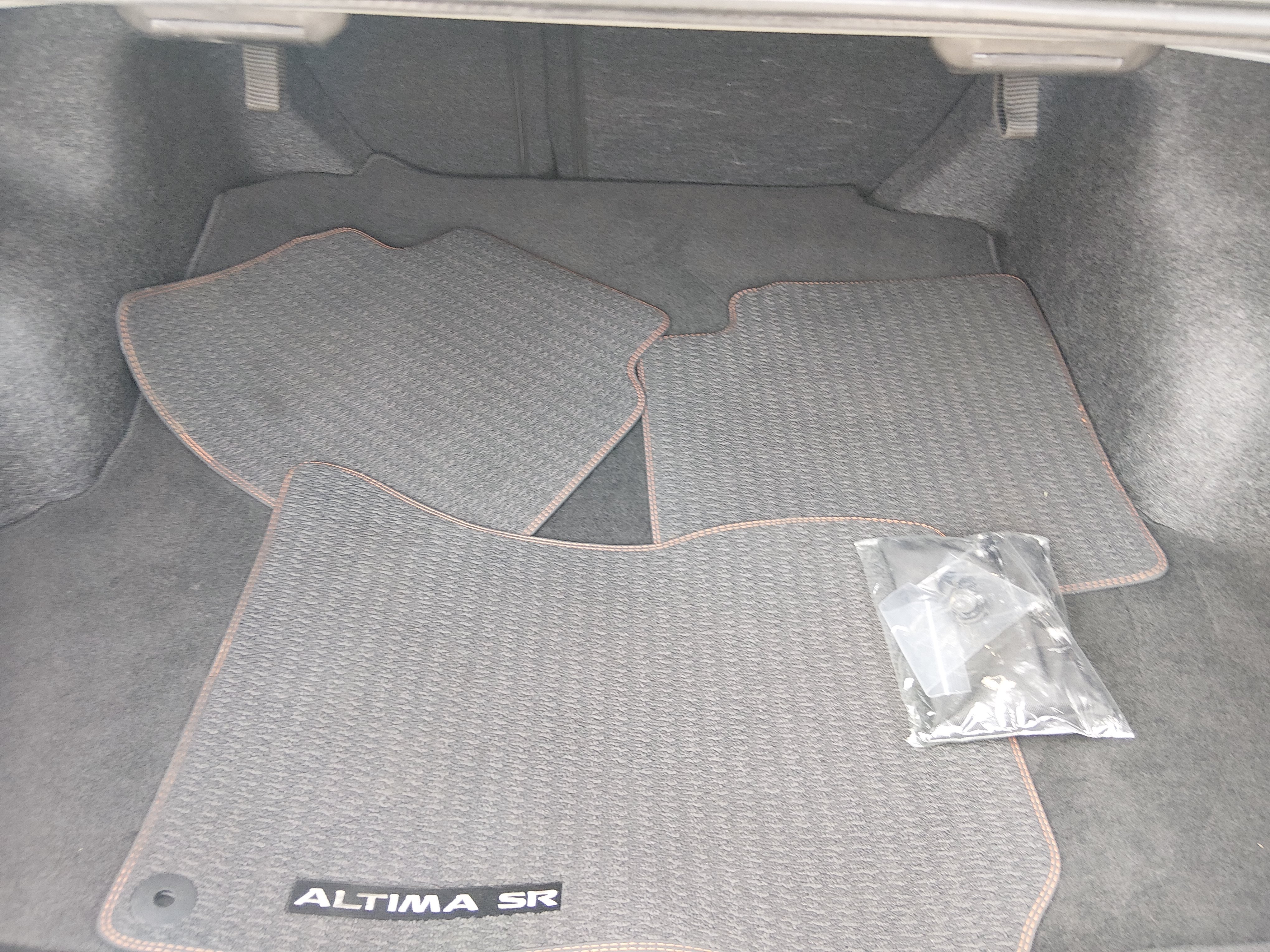 2024 Nissan Altima SR - Photo 11