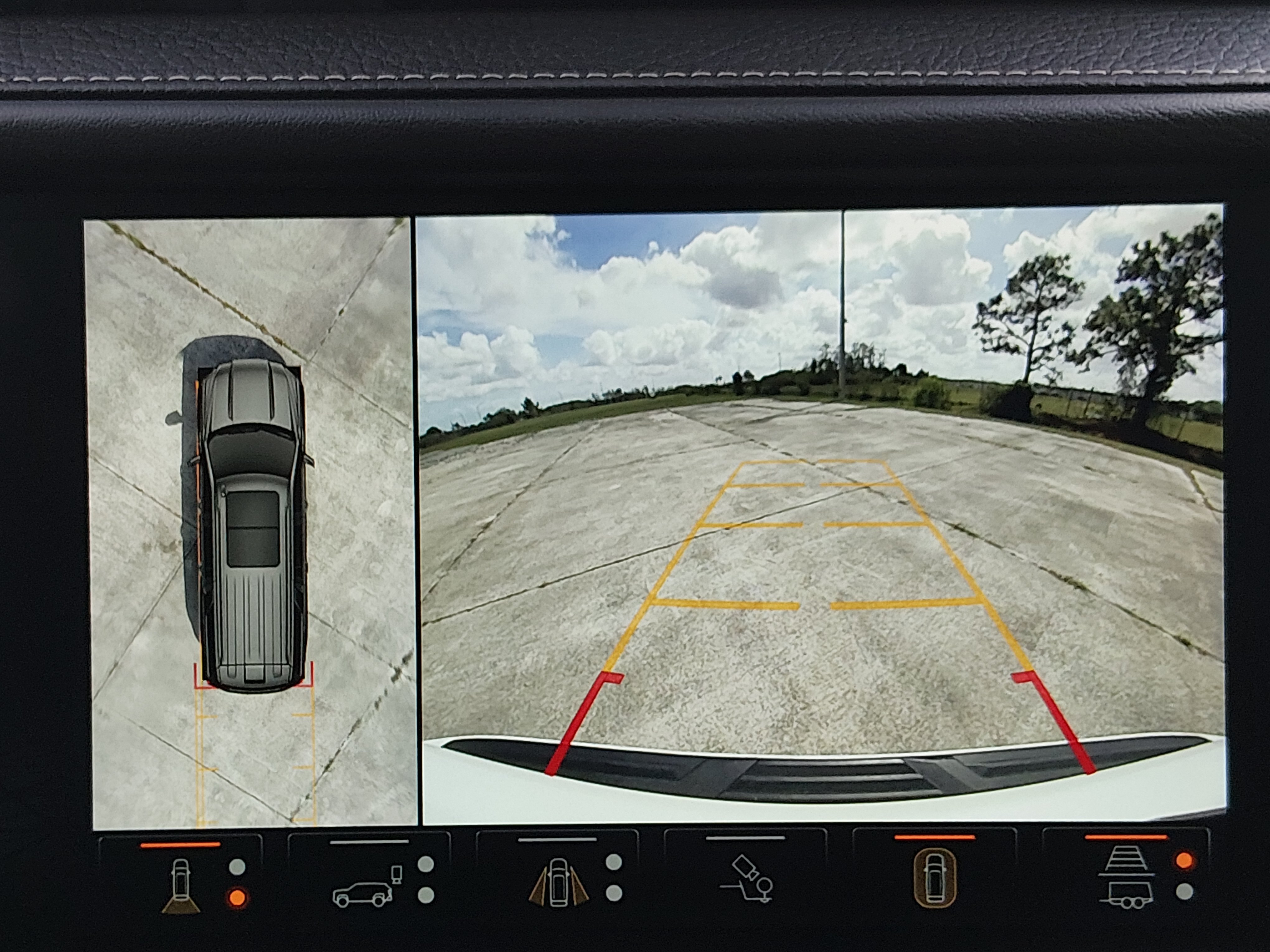 2023 GMC Yukon Denali Ultimate - Photo 16