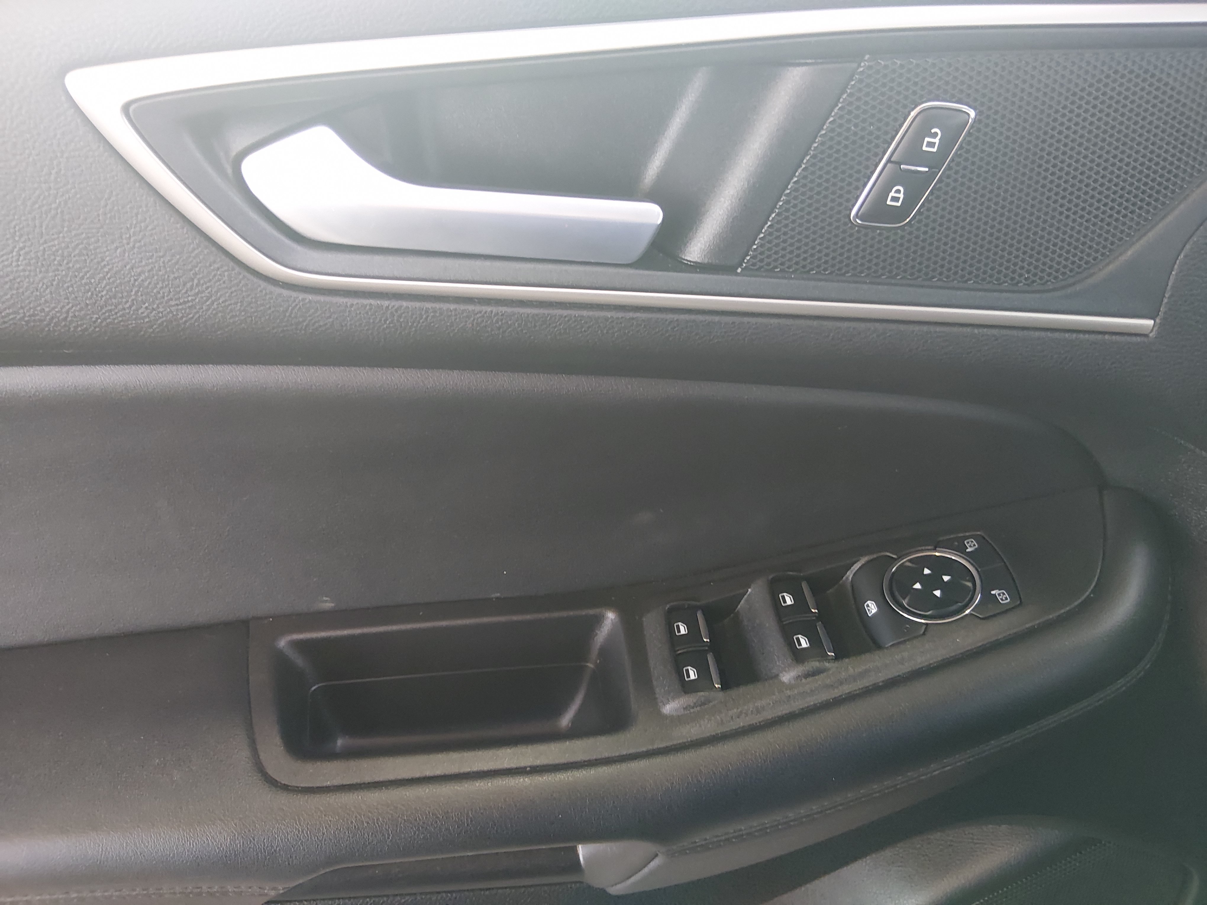 2024 Ford Edge SEL - Photo 18