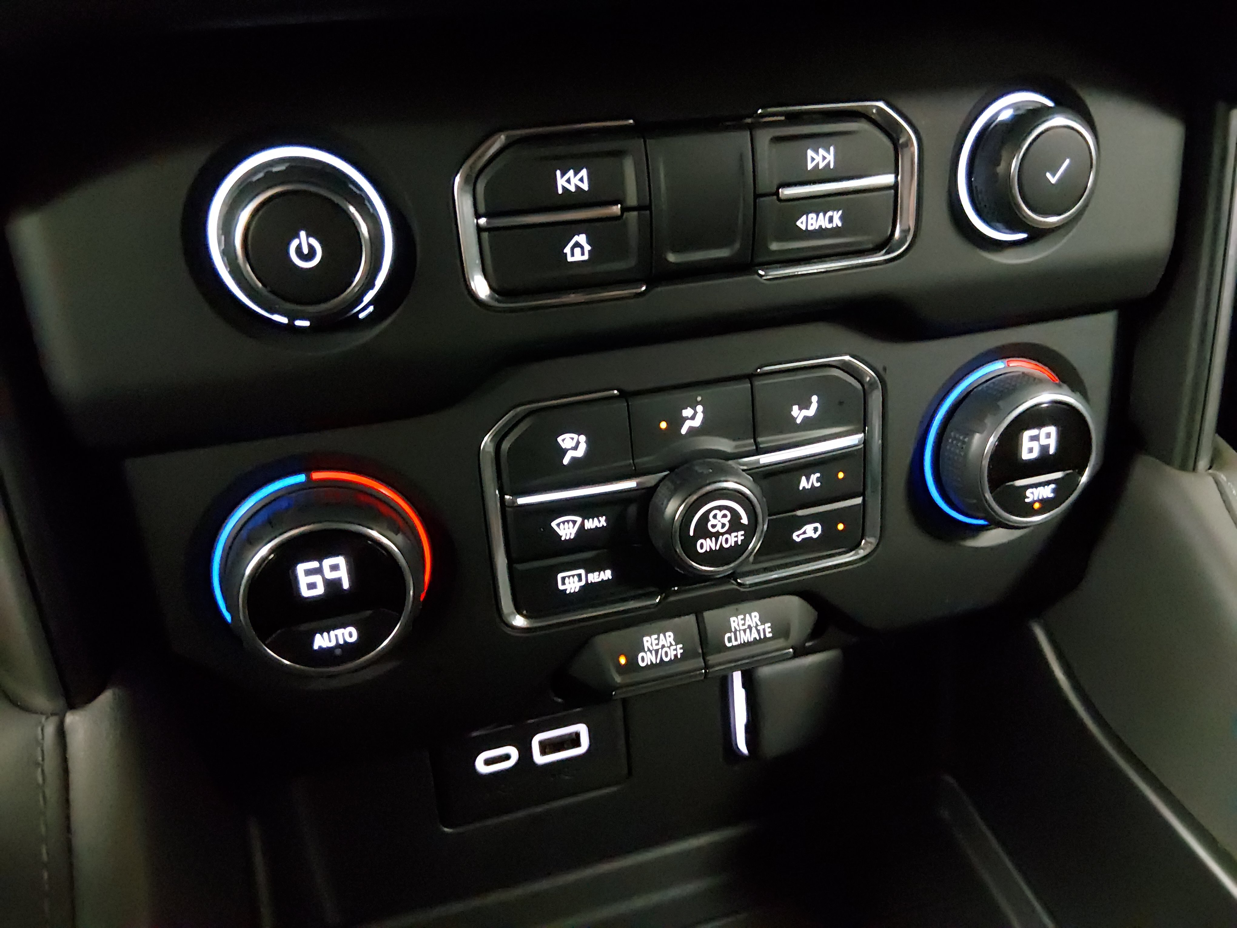 2024 Chevrolet Tahoe LS - Photo 19