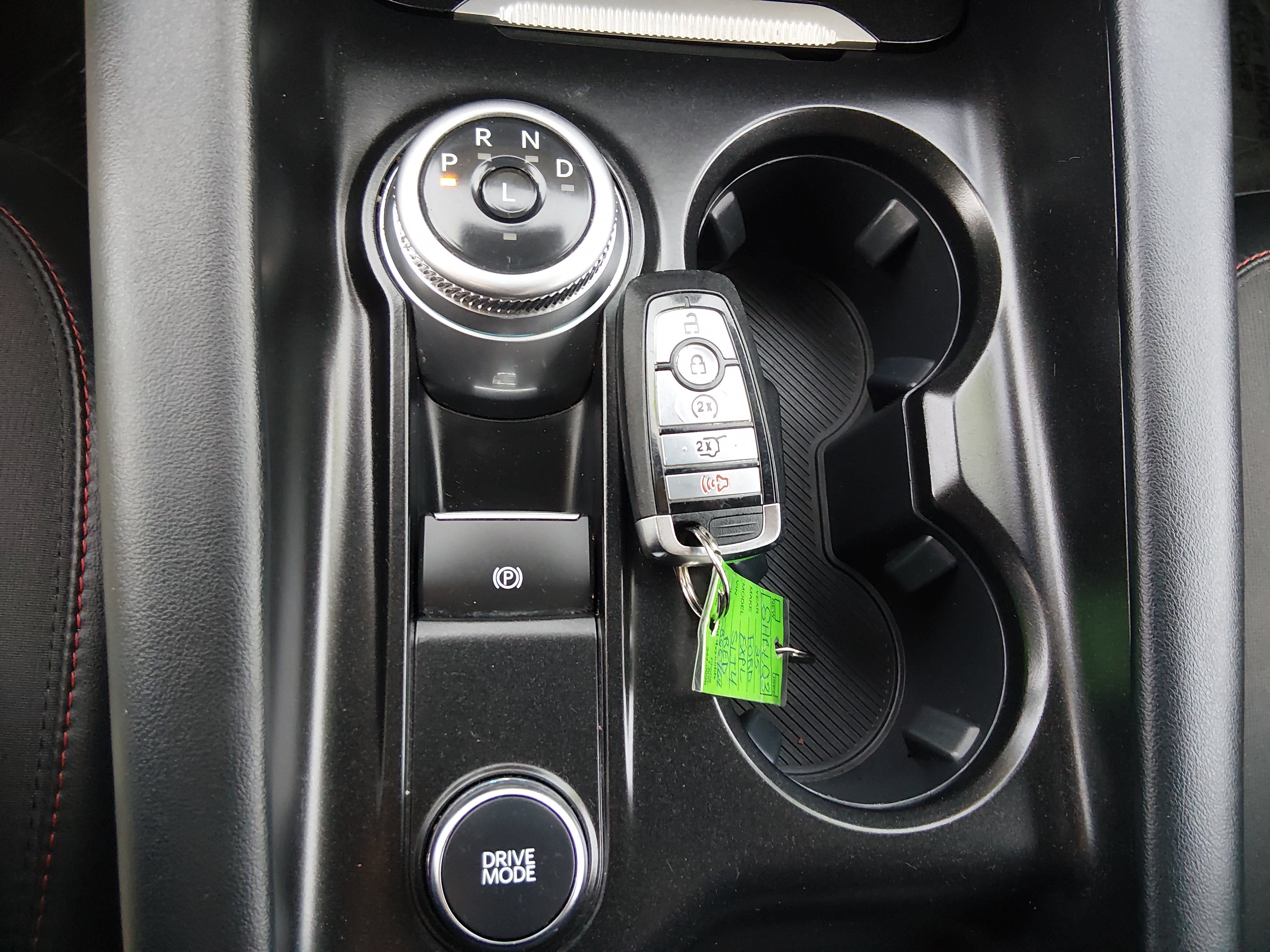 2025 Ford Explorer ST-LINE - Photo 15