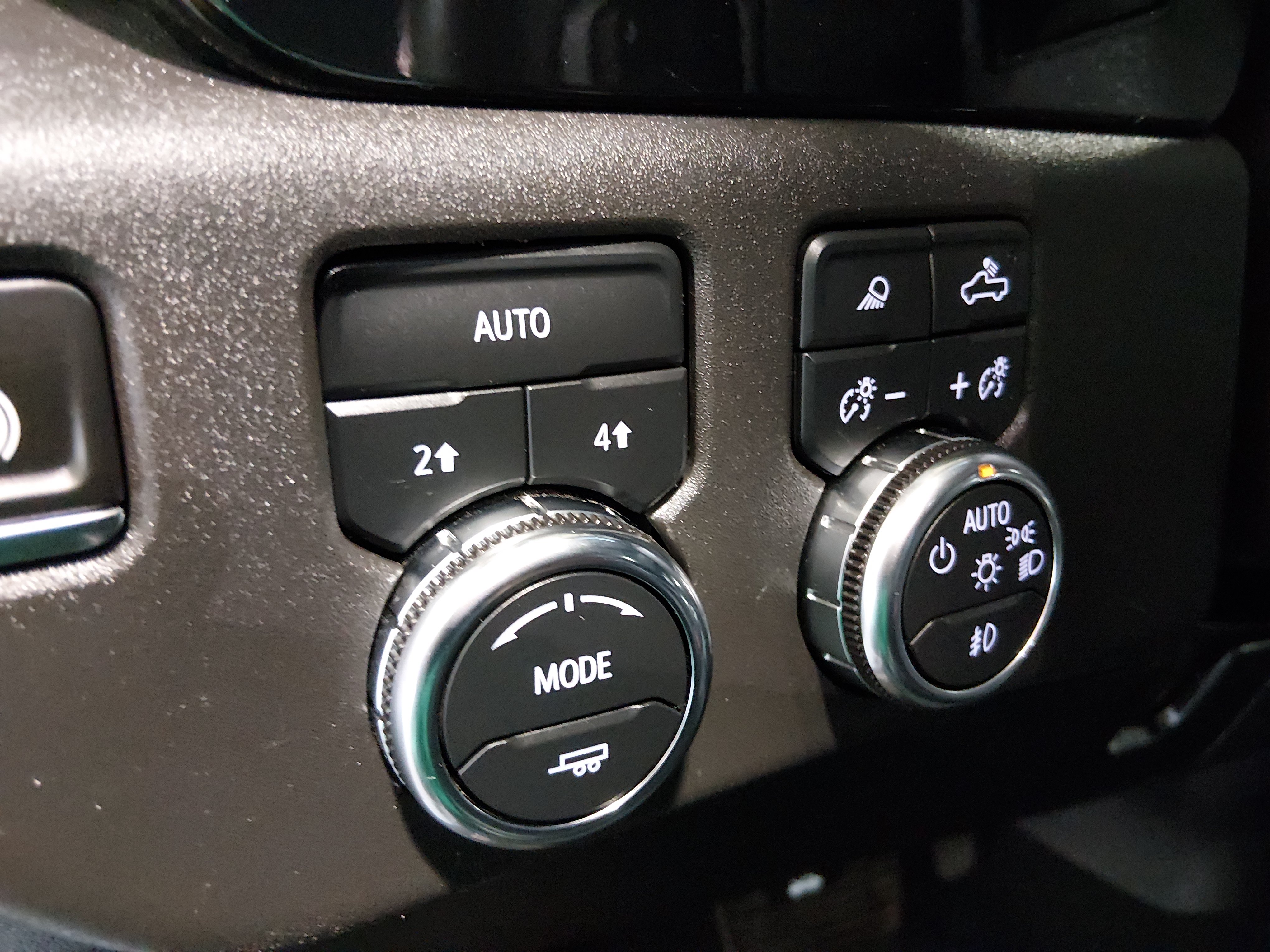 2025 GMC Sierra 1500 SLT - Photo 13