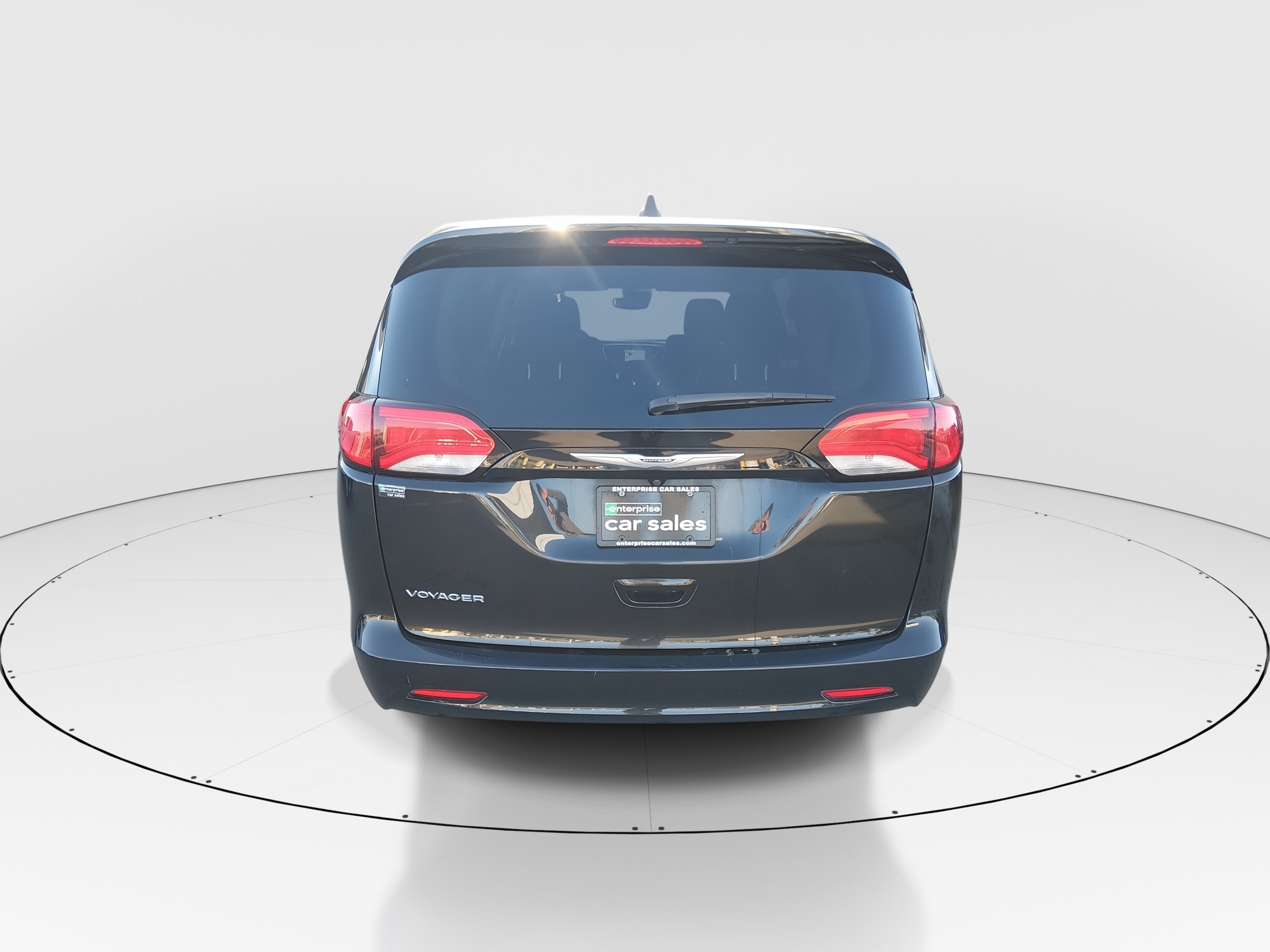 2023 Chrysler Voyager LX - Photo 6