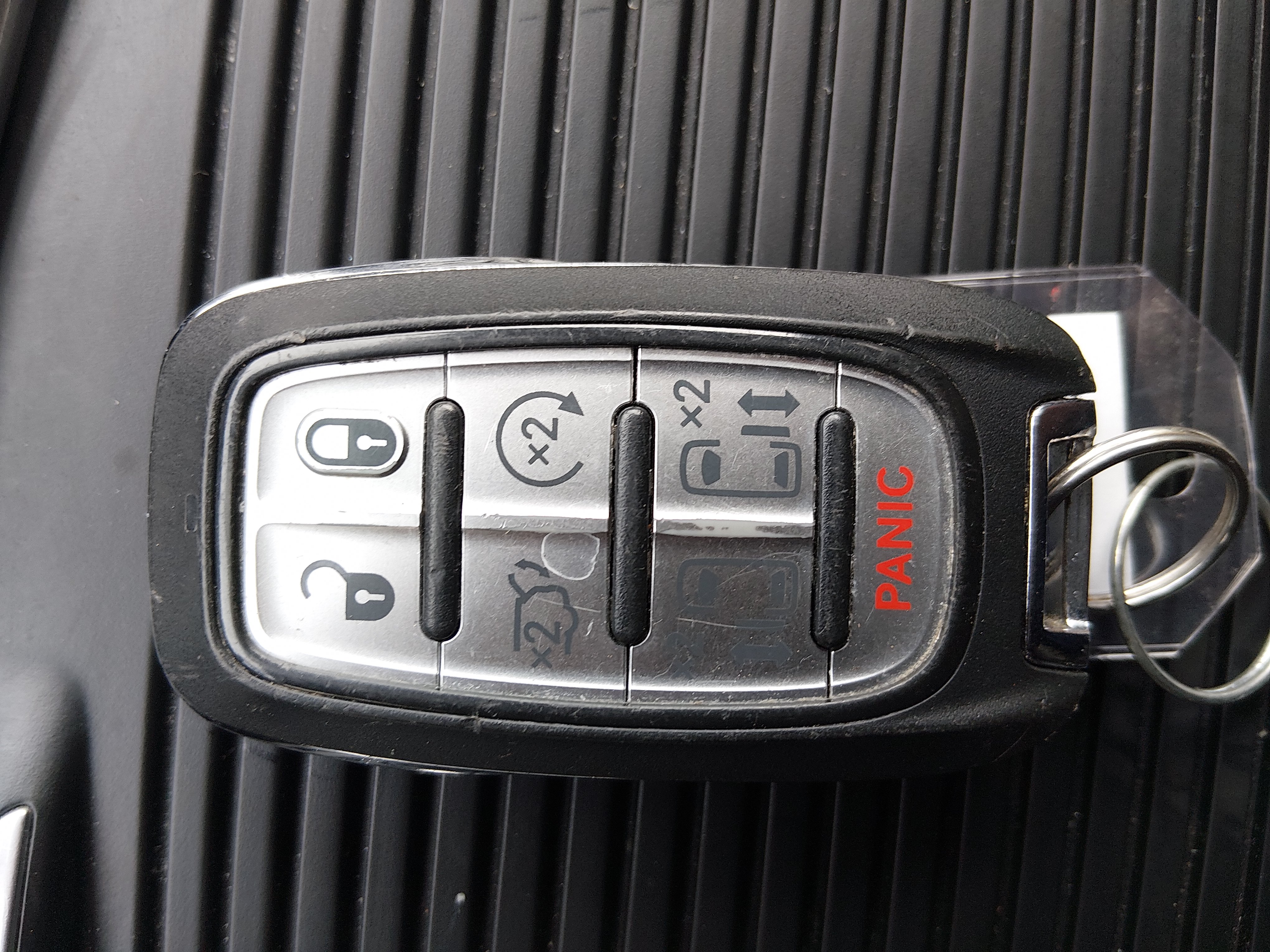 2023 Chrysler Pacifica Hybrid Touring L - Photo 15