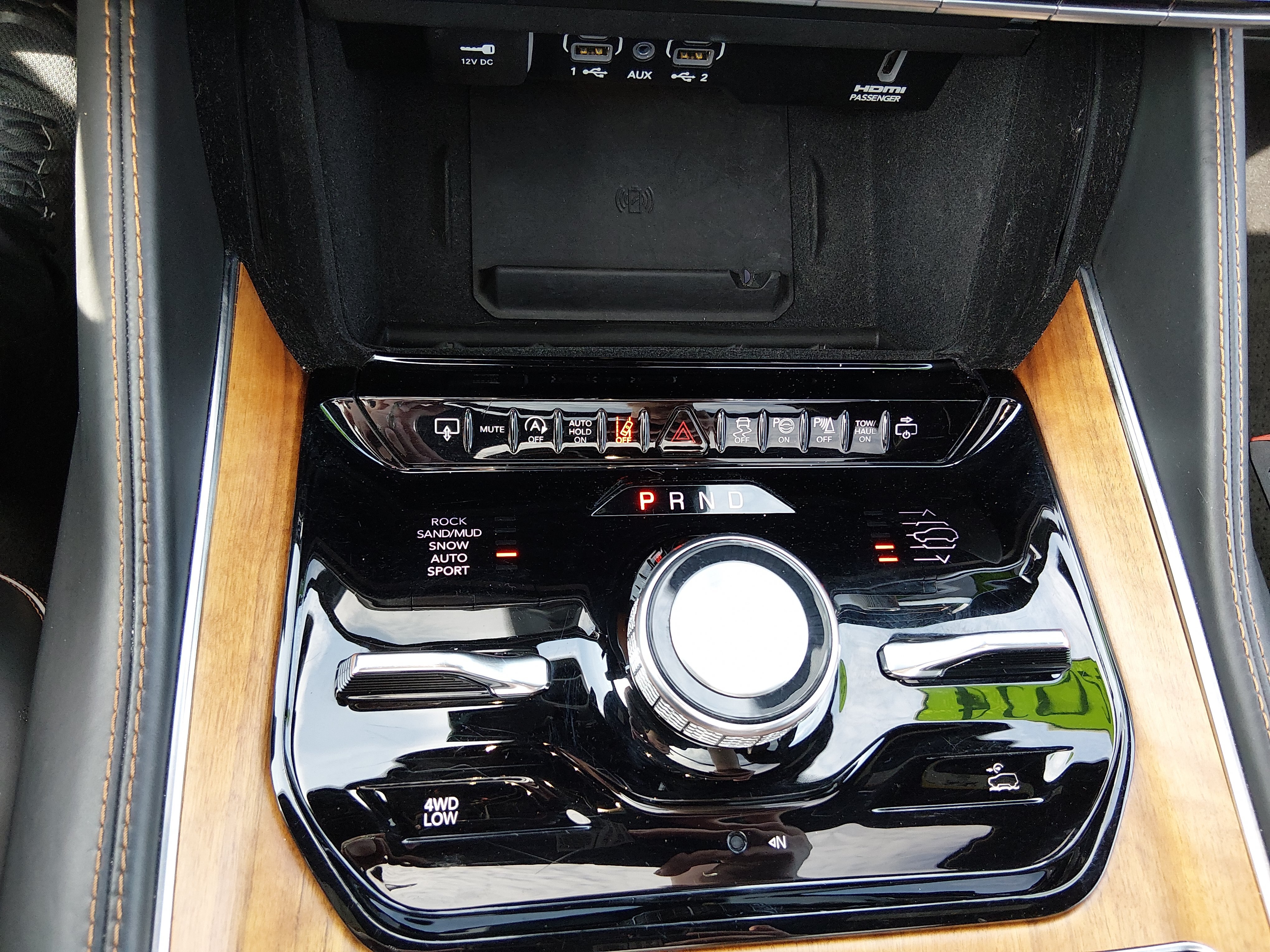 2024 Jeep Grand Wagoneer L Series III - Photo 23