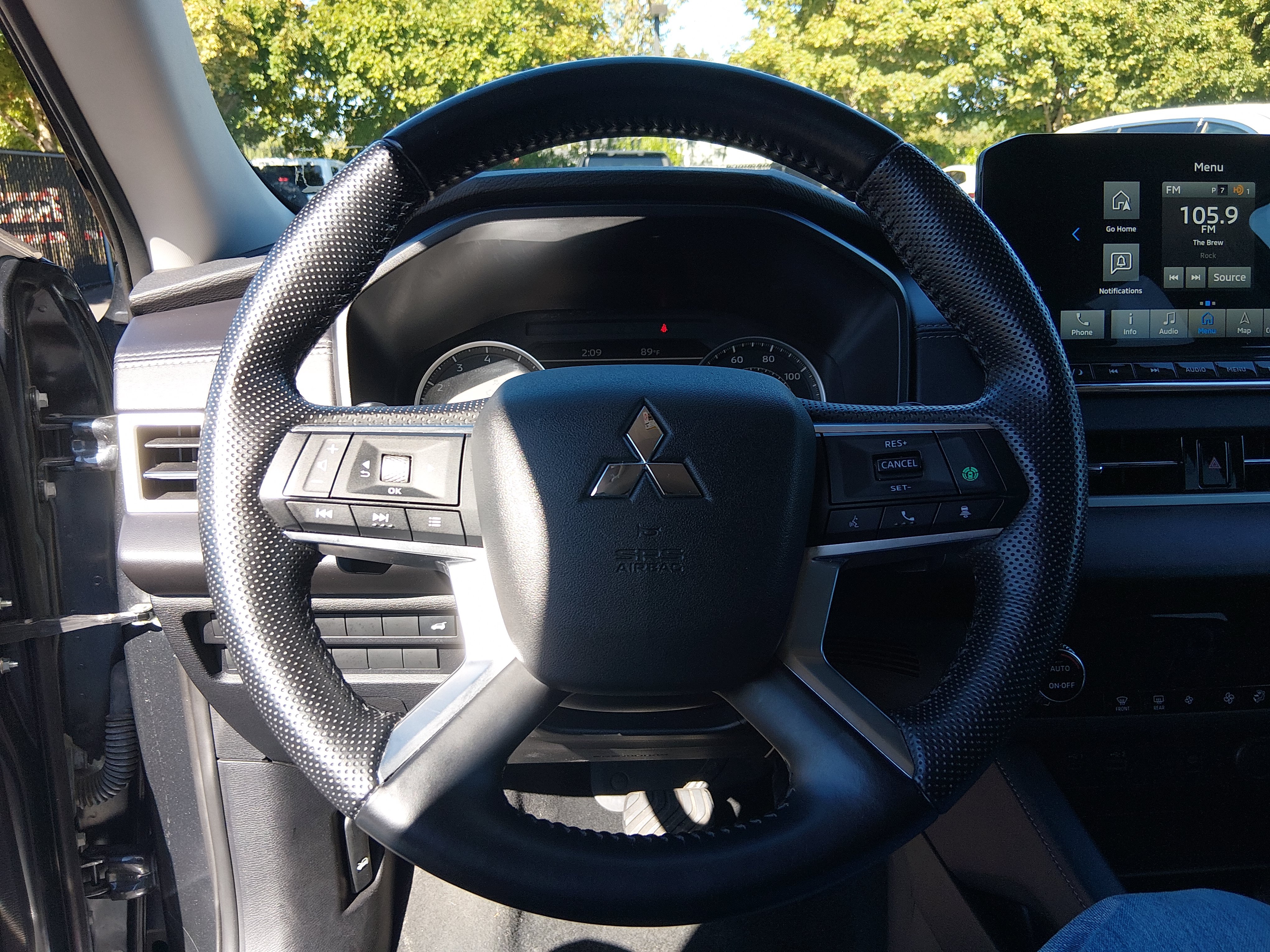 2024 Mitsubishi Outlander SE - Photo 13