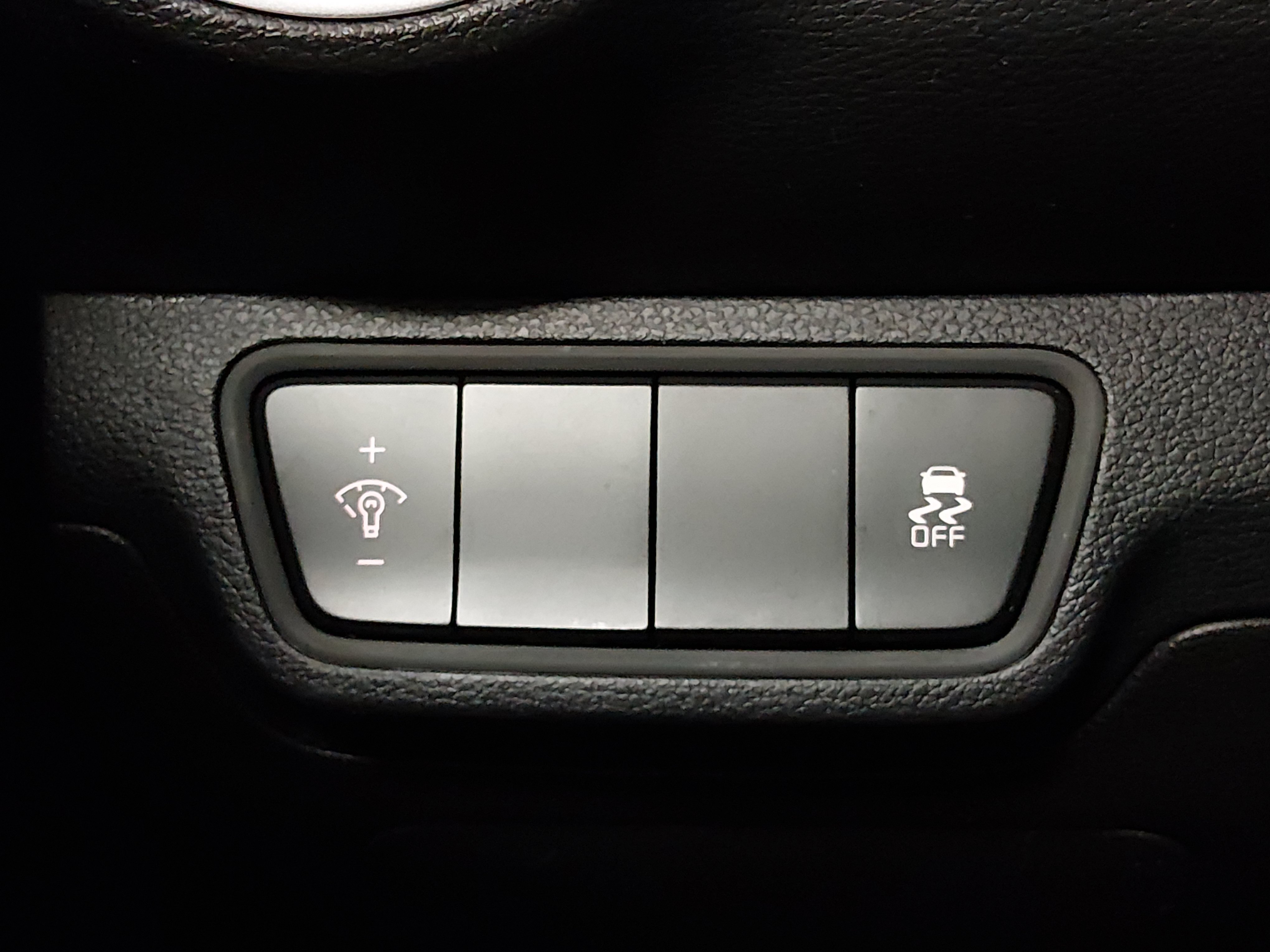2024 Kia Forte LXS - Photo 13