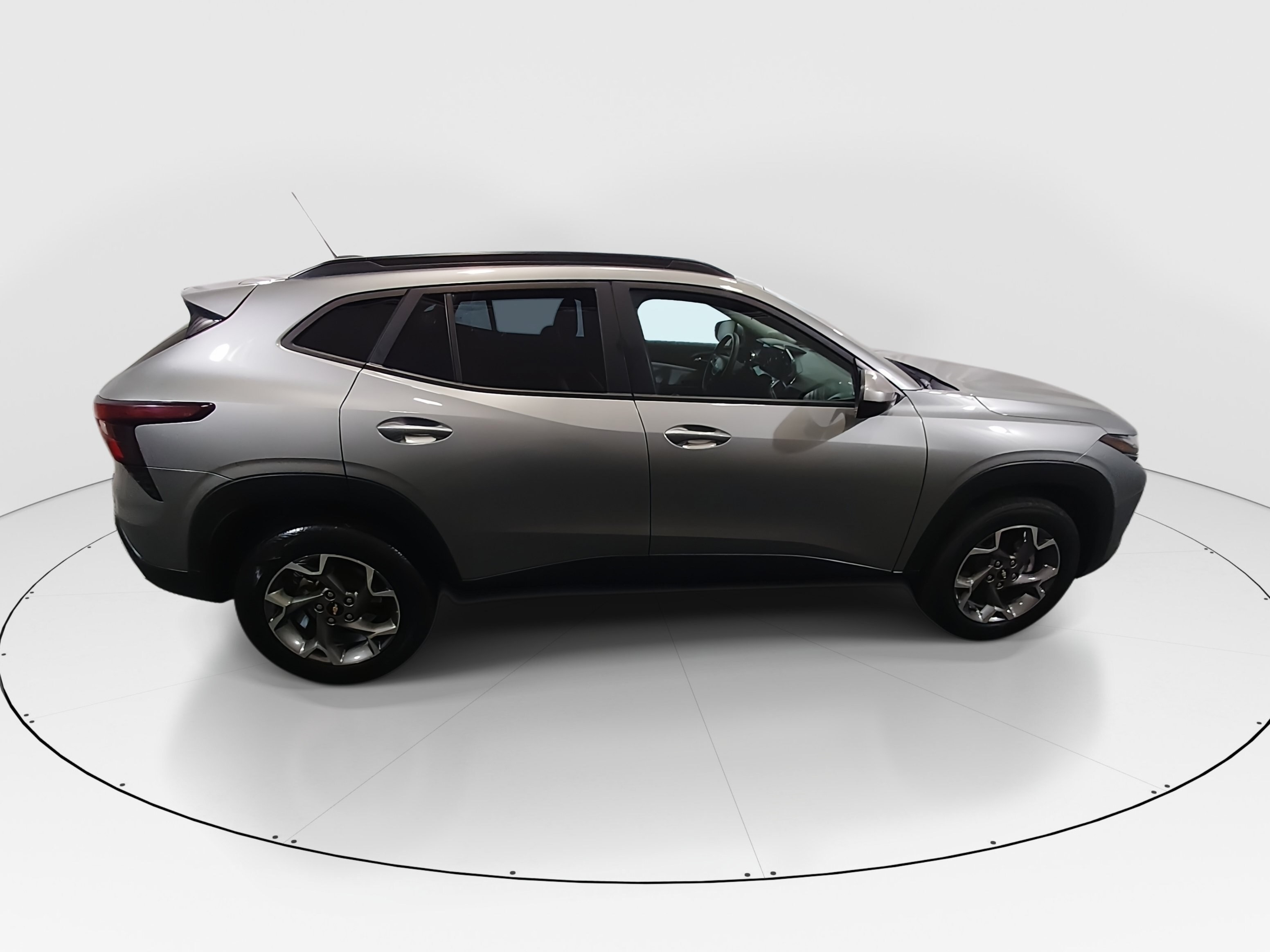 2025 Chevrolet Trax LT - Photo 8