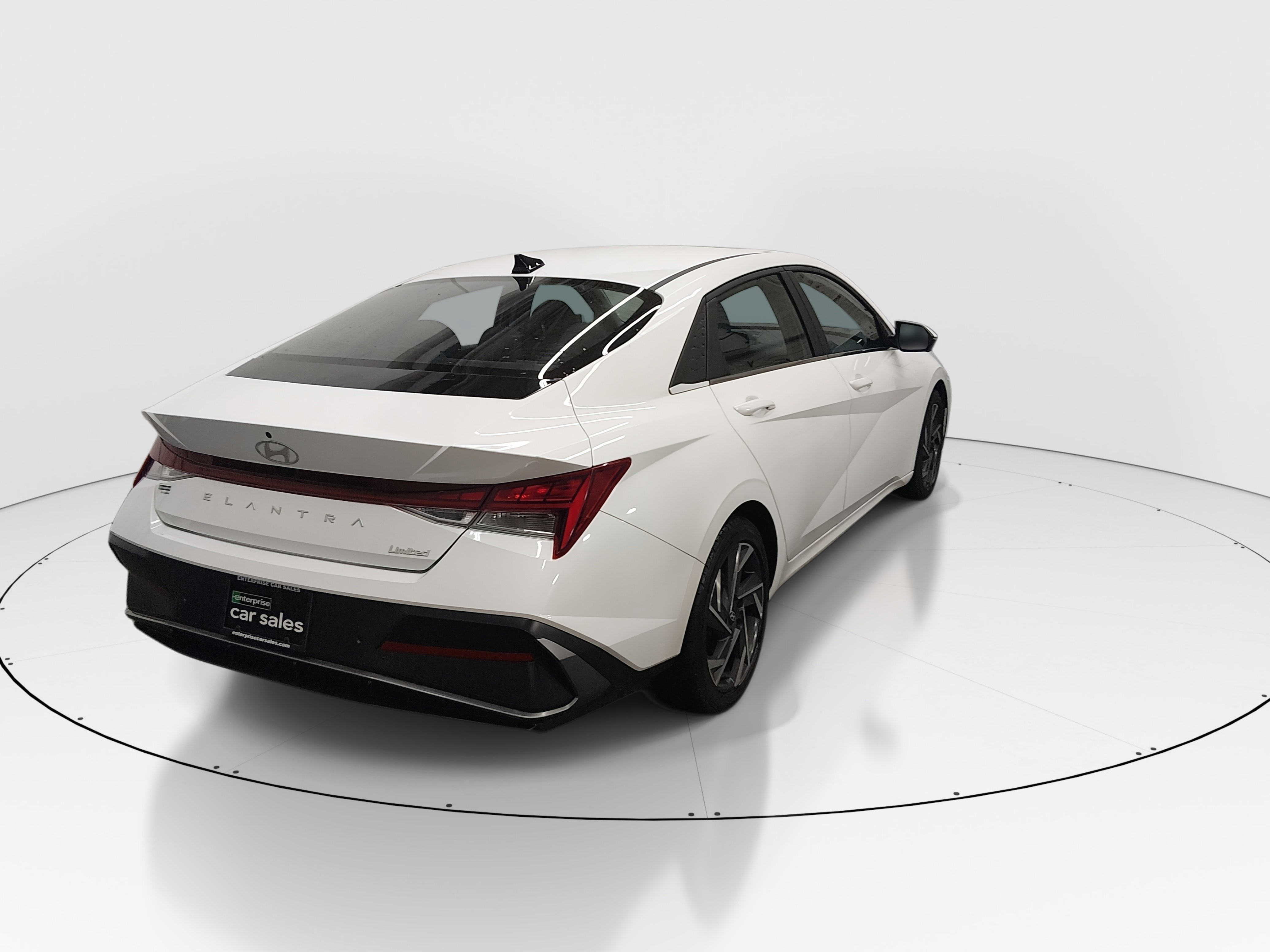 2024 Hyundai Elantra Limited - Photo 7