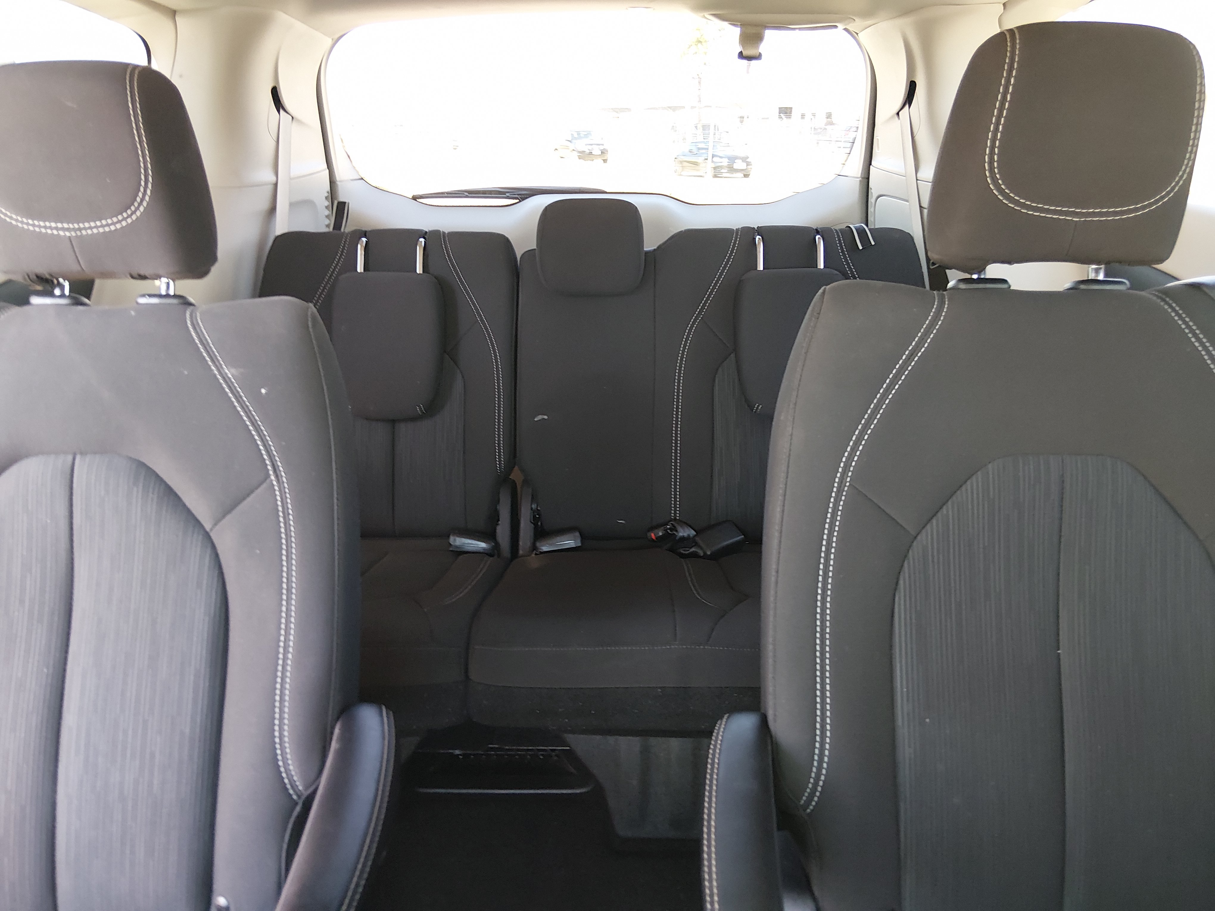 2024 Chrysler Voyager LX - Photo 17