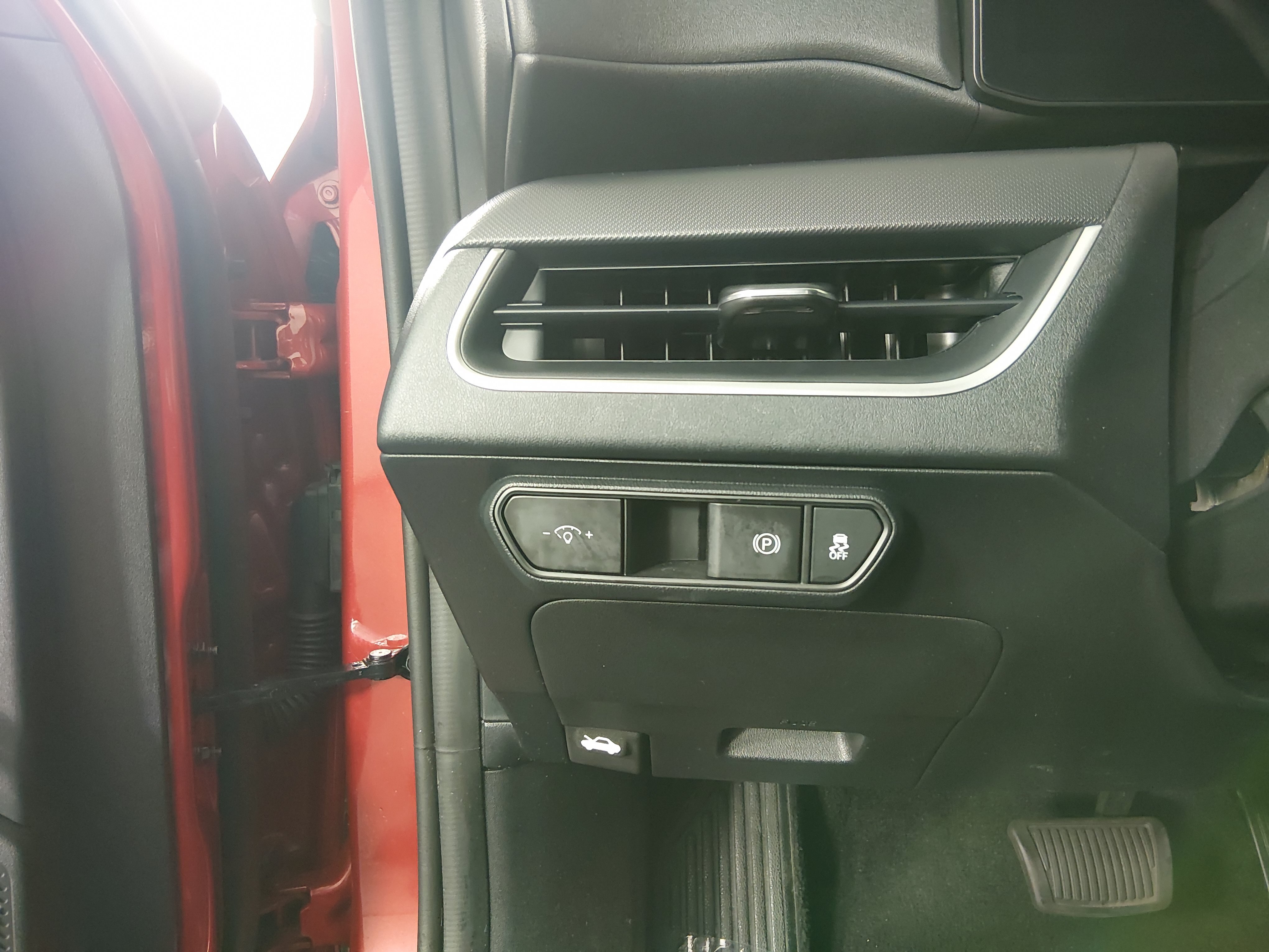 2025 Kia K4 LXS - Photo 13