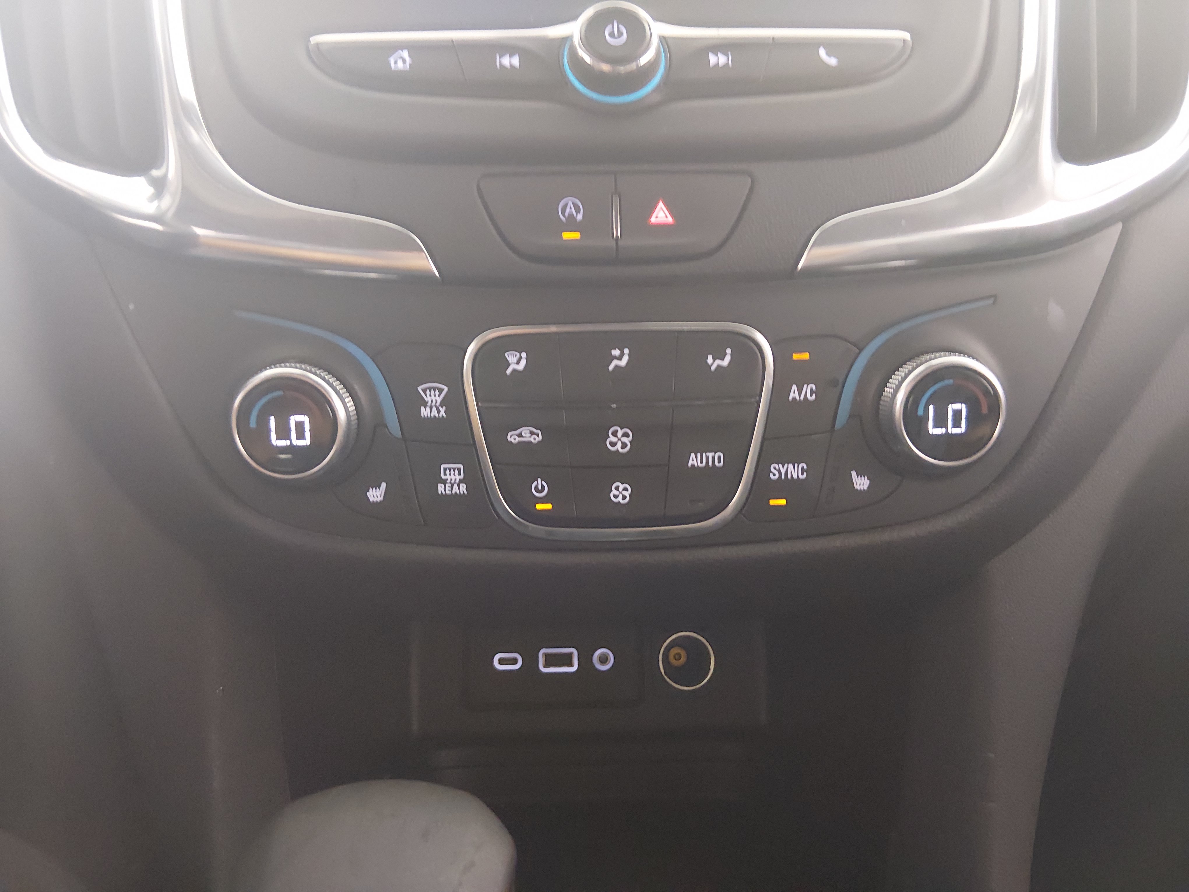 2024 Chevrolet Equinox LT - Photo 18