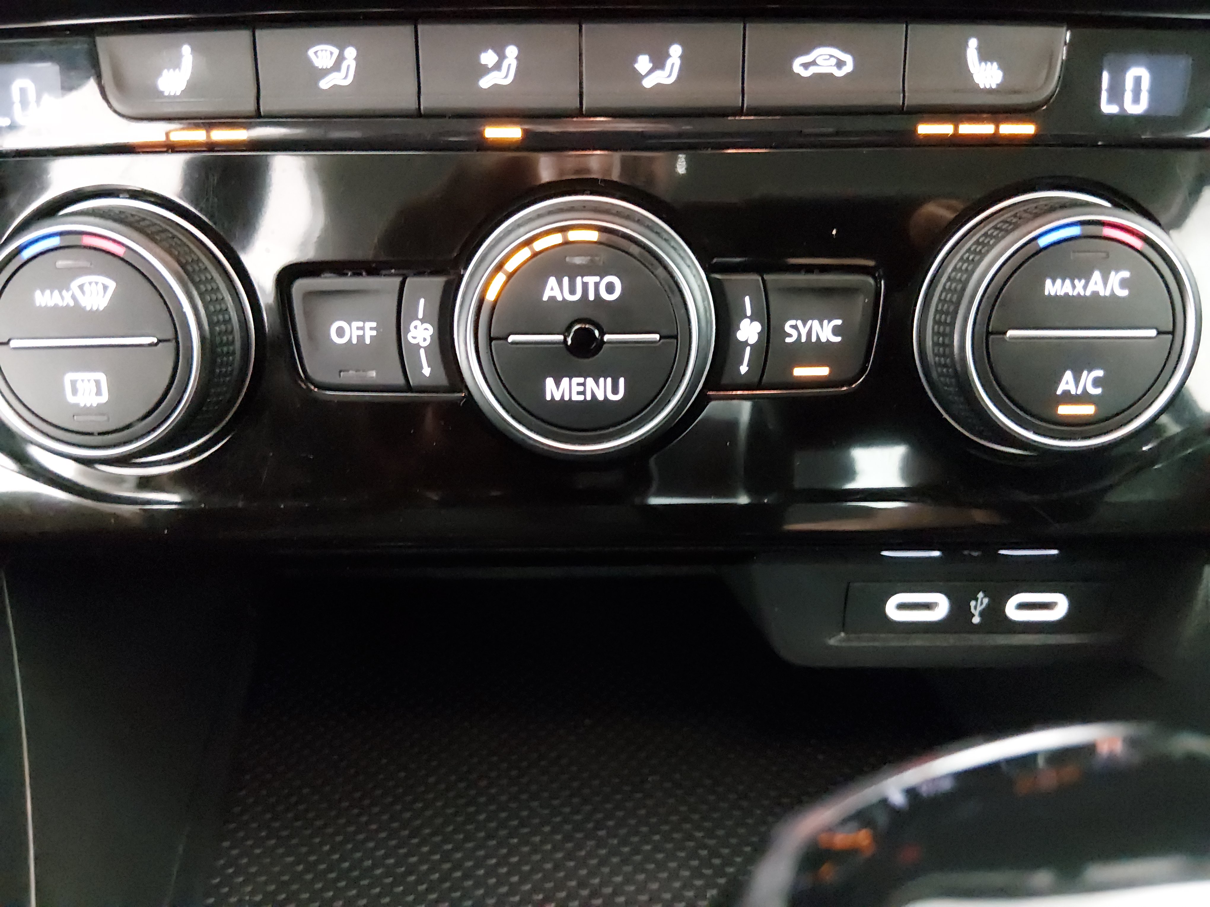 2024 Volkswagen Jetta SE - Photo 18