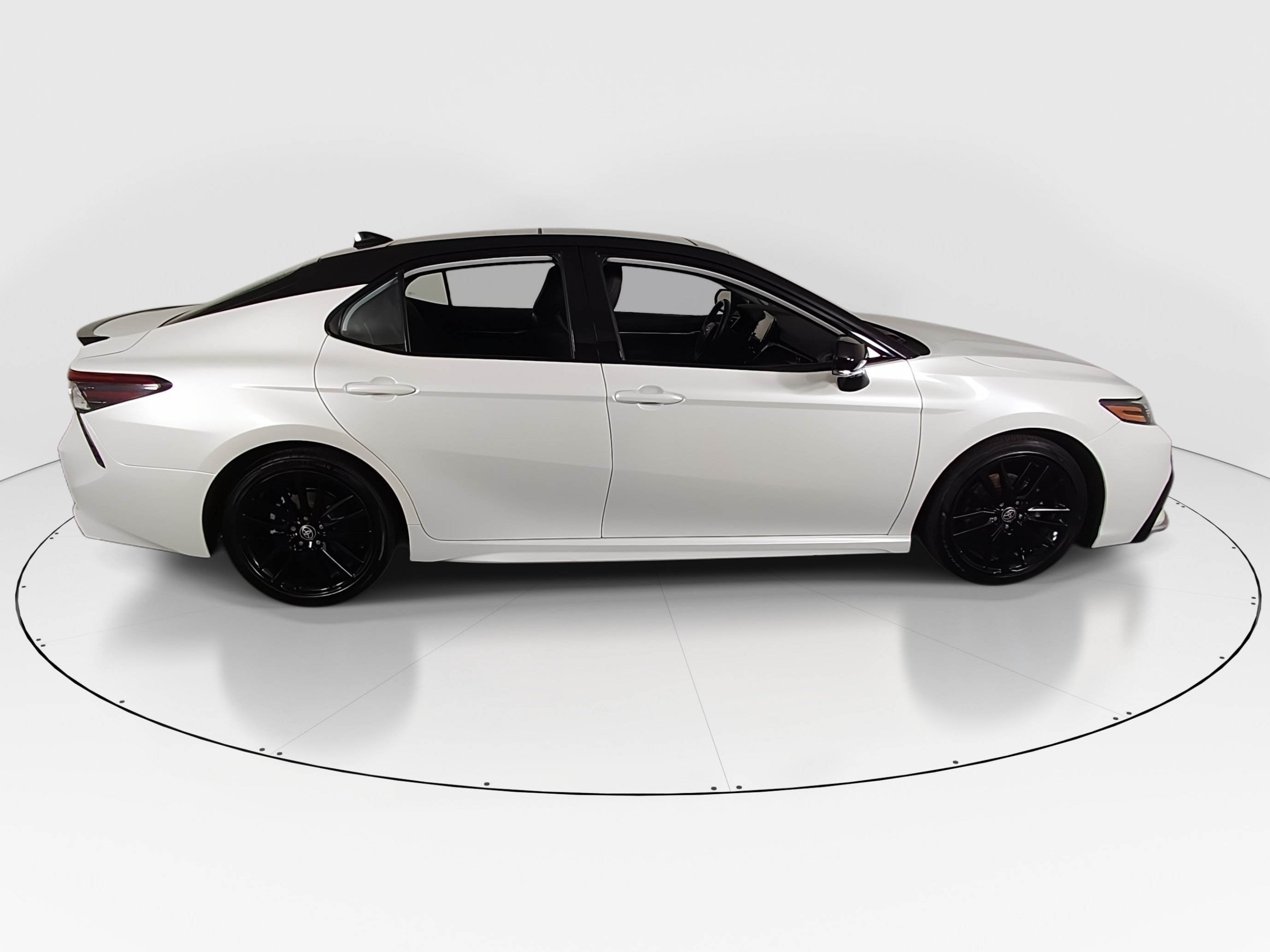 2023 Toyota Camry XSE - Photo 8