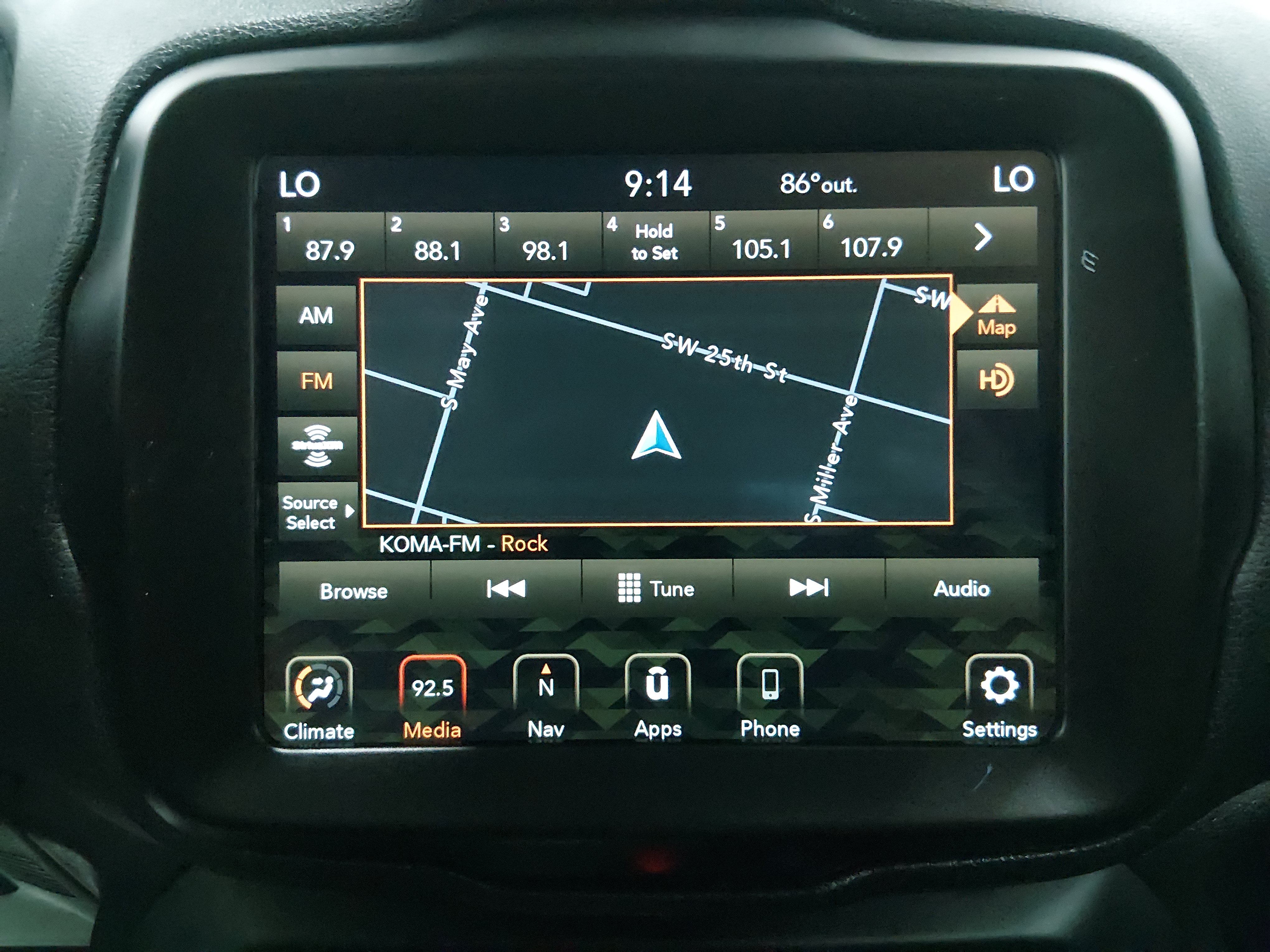 2023 Jeep Renegade Latitude - Photo 17