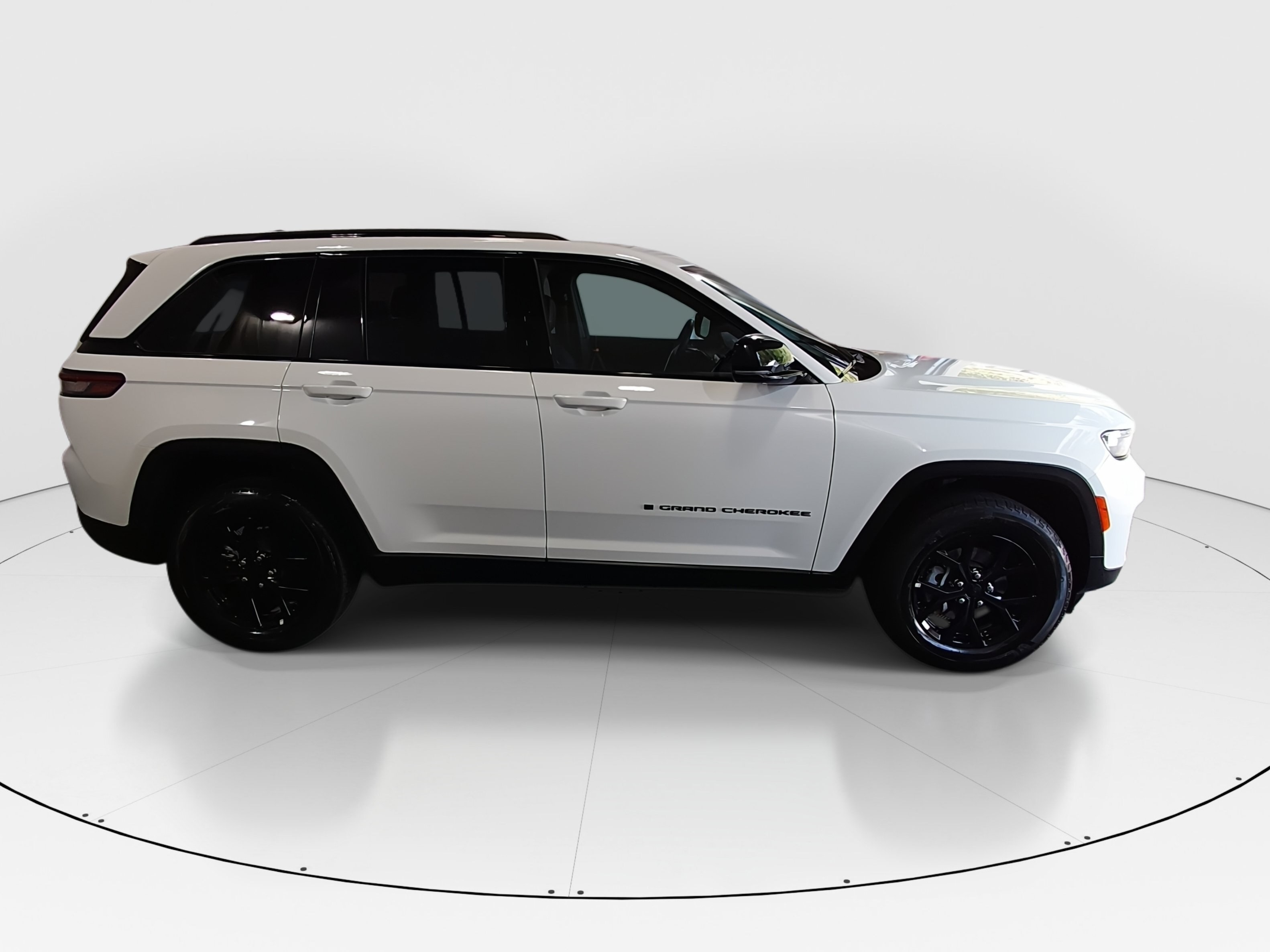 2025 Jeep Grand Cherokee Altitude - Photo 8