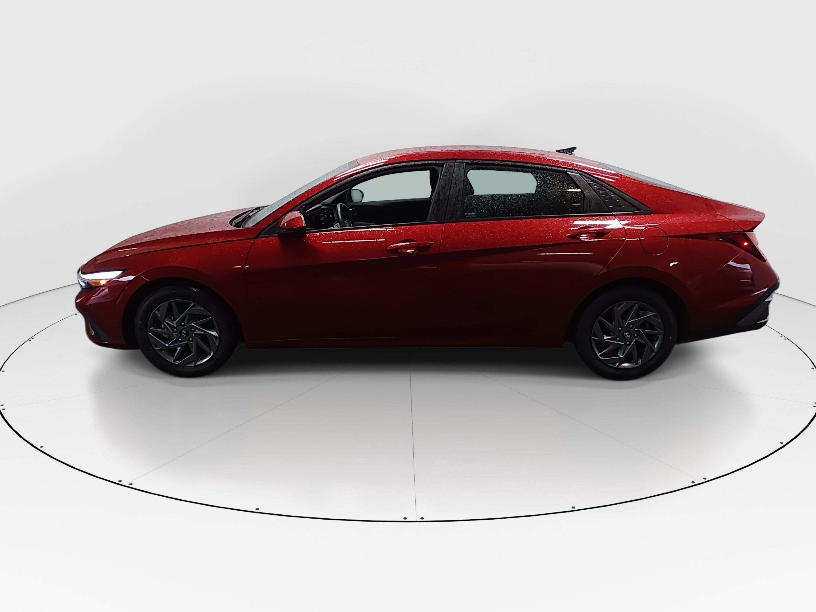 2024 Hyundai Elantra SEL - Photo 4