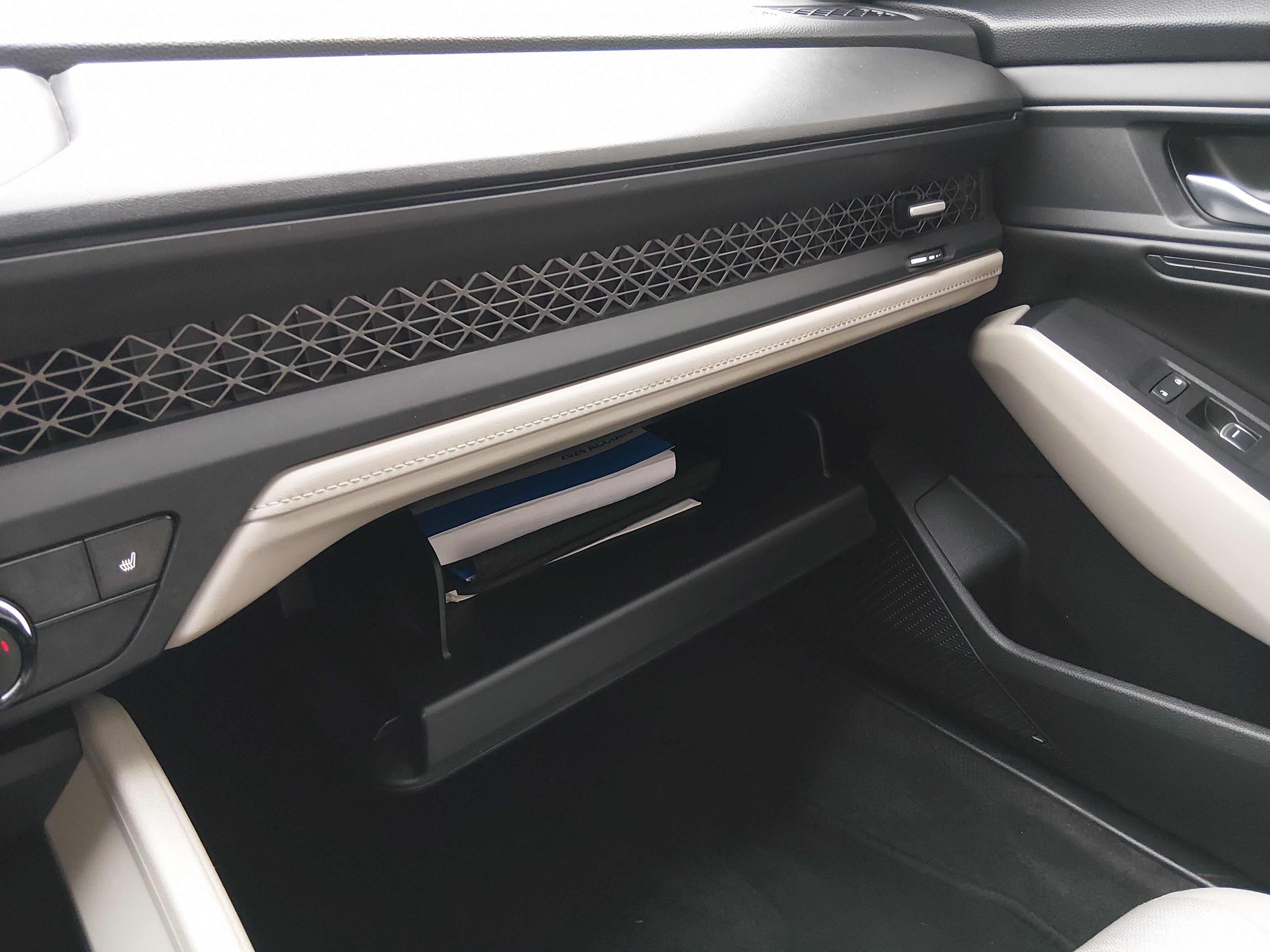 2024 Honda Accord EX - Photo 16