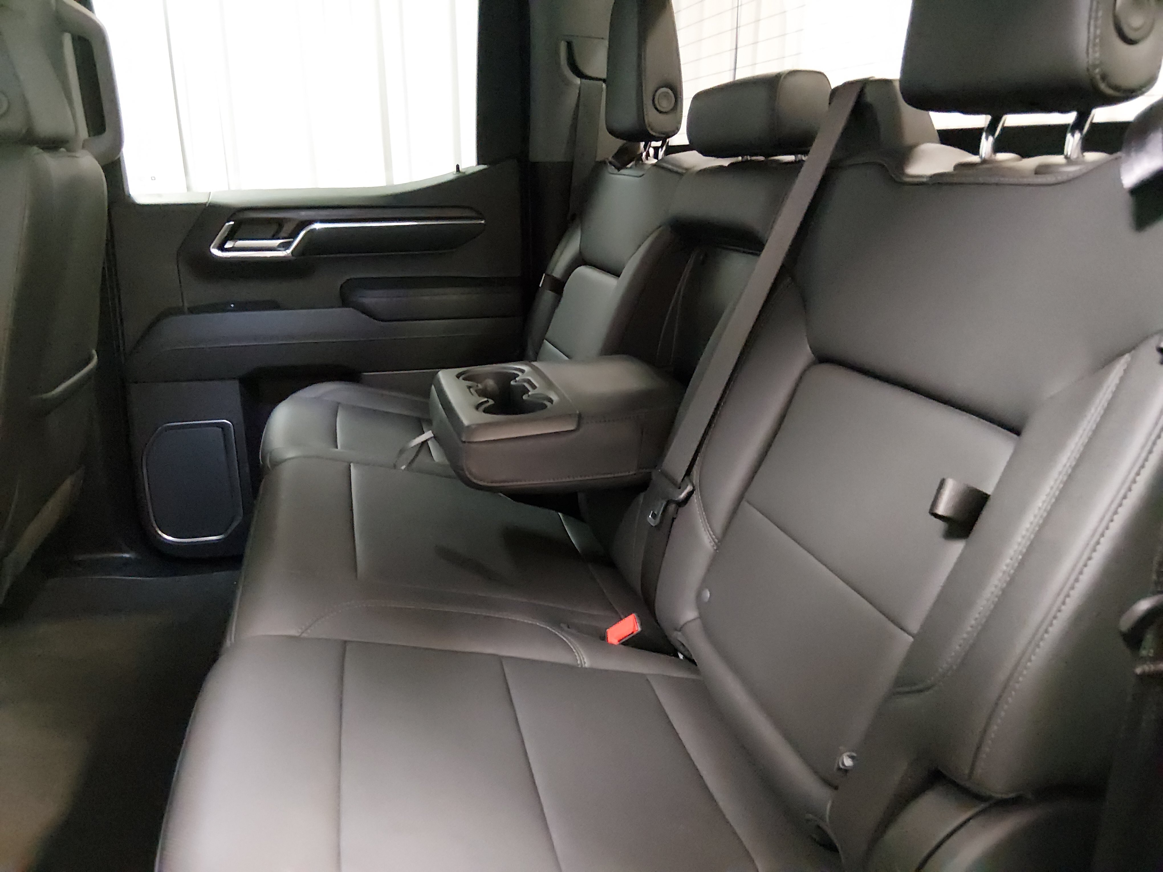 2024 GMC Sierra 1500 SLT - Photo 26